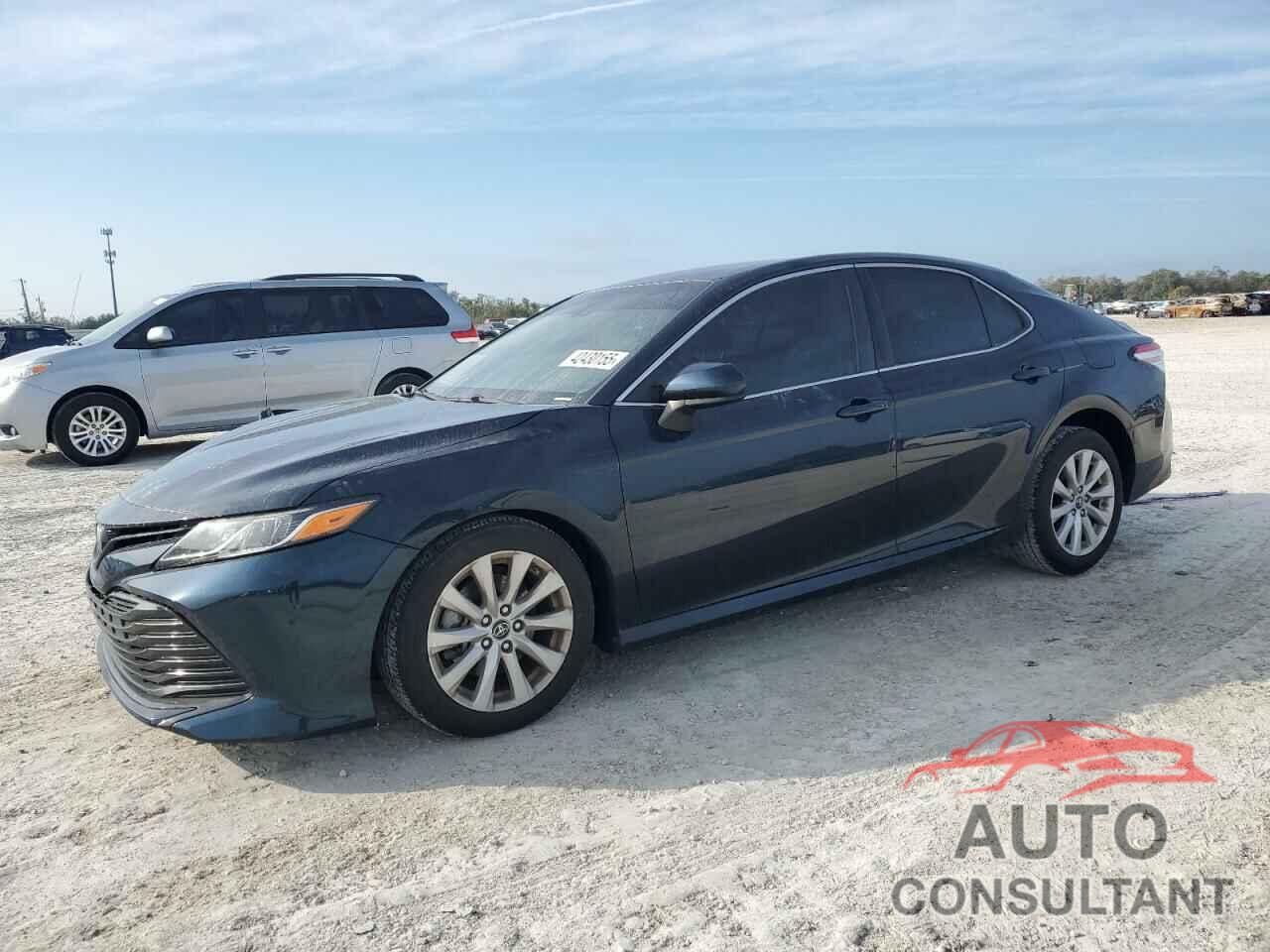TOYOTA CAMRY 2018 - 4T1B11HK4JU572566