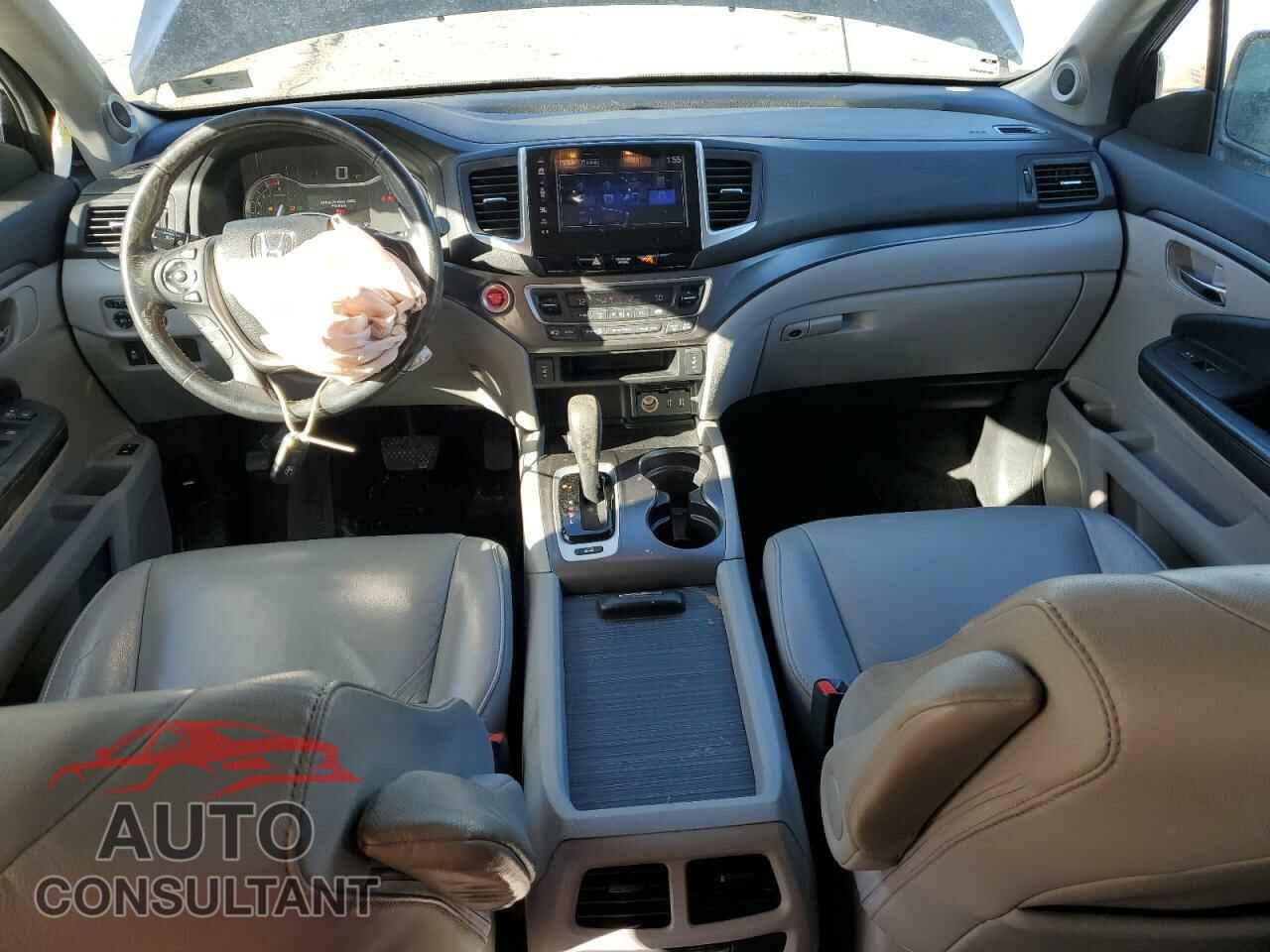 HONDA PILOT 2017 - 5FNYF6H79HB011890