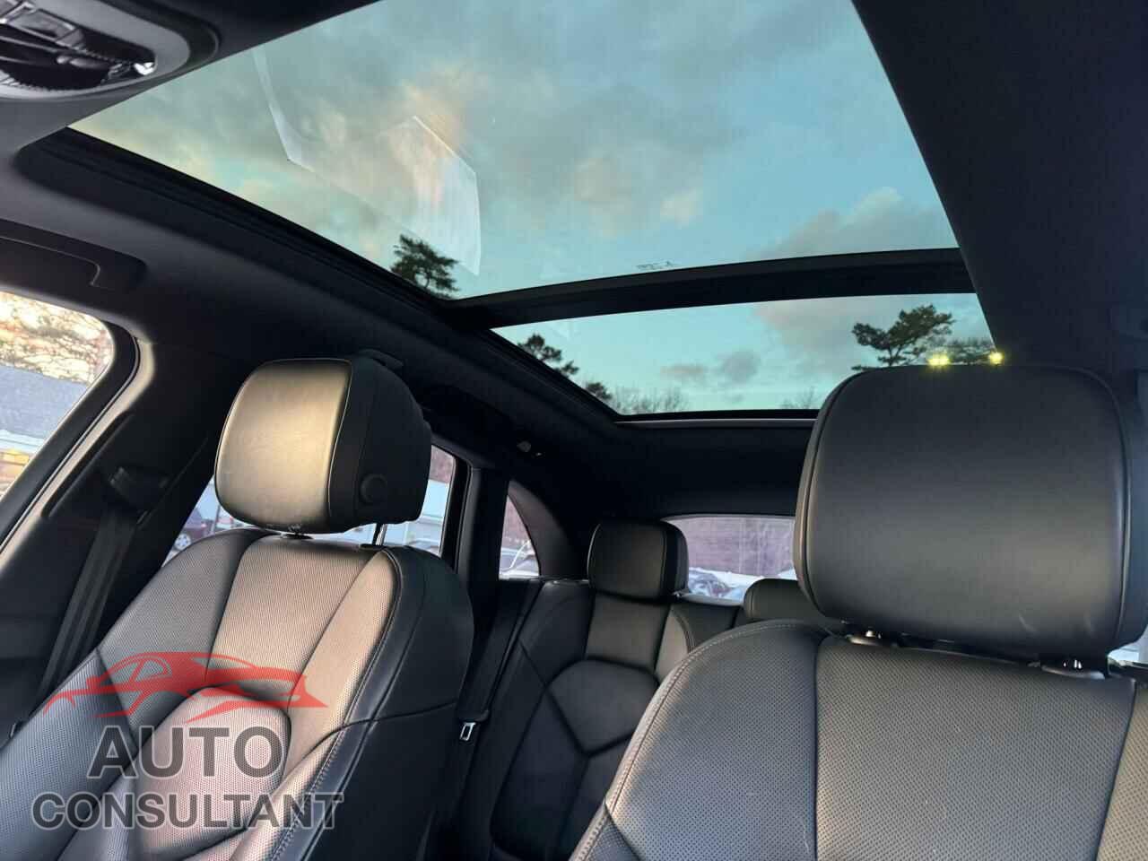 PORSCHE MACAN 2015 - WP1AB2A56FLB59454