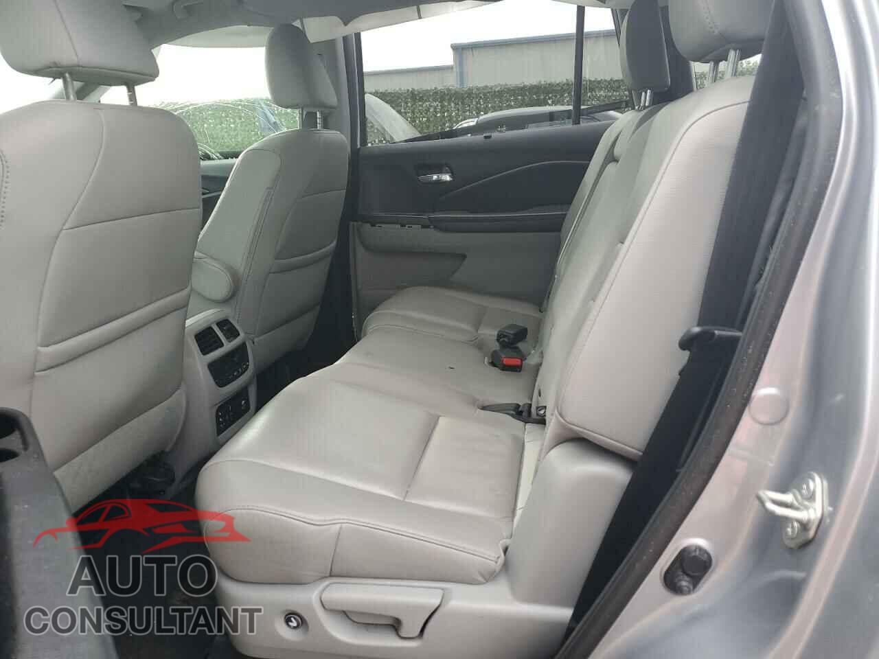 HONDA PILOT 2017 - 5FNYF6H90HB086527