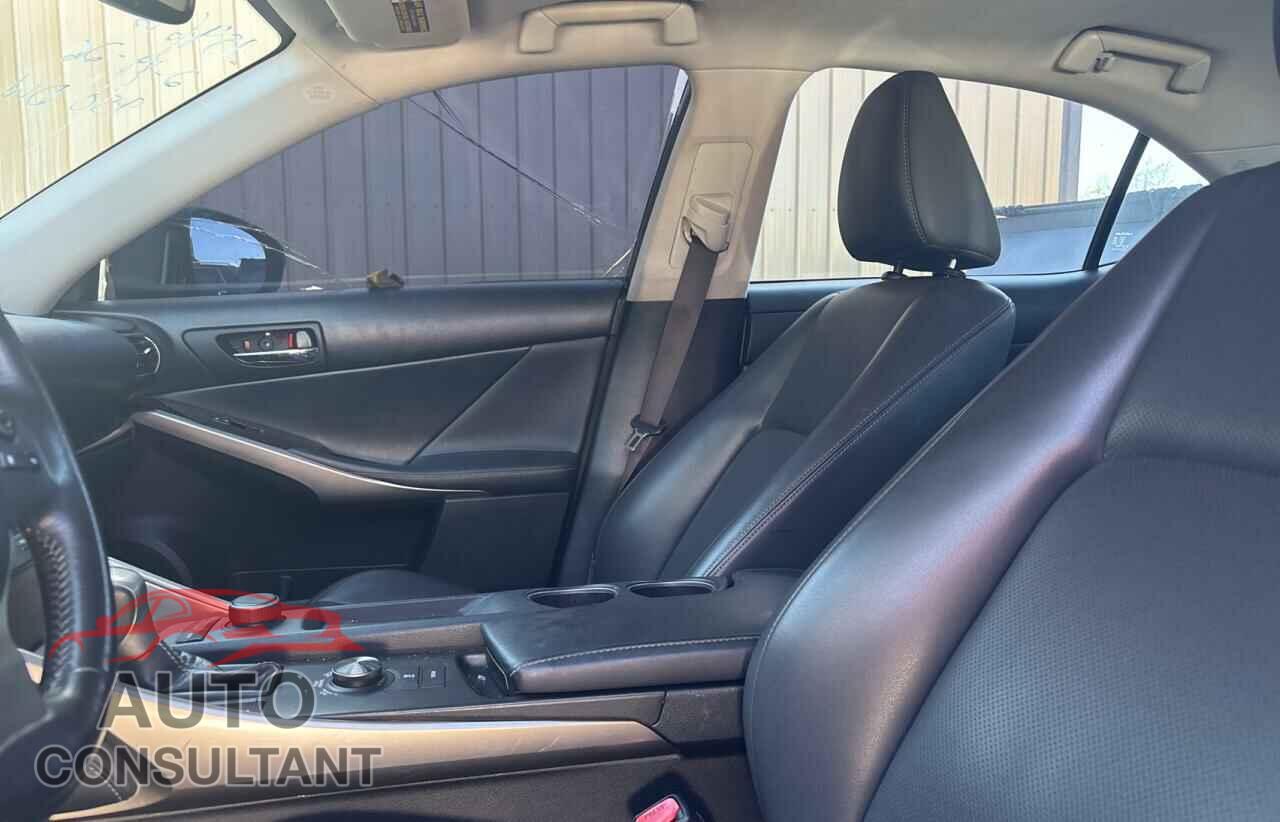 LEXUS IS 2015 - JTHBF1D21F5068178