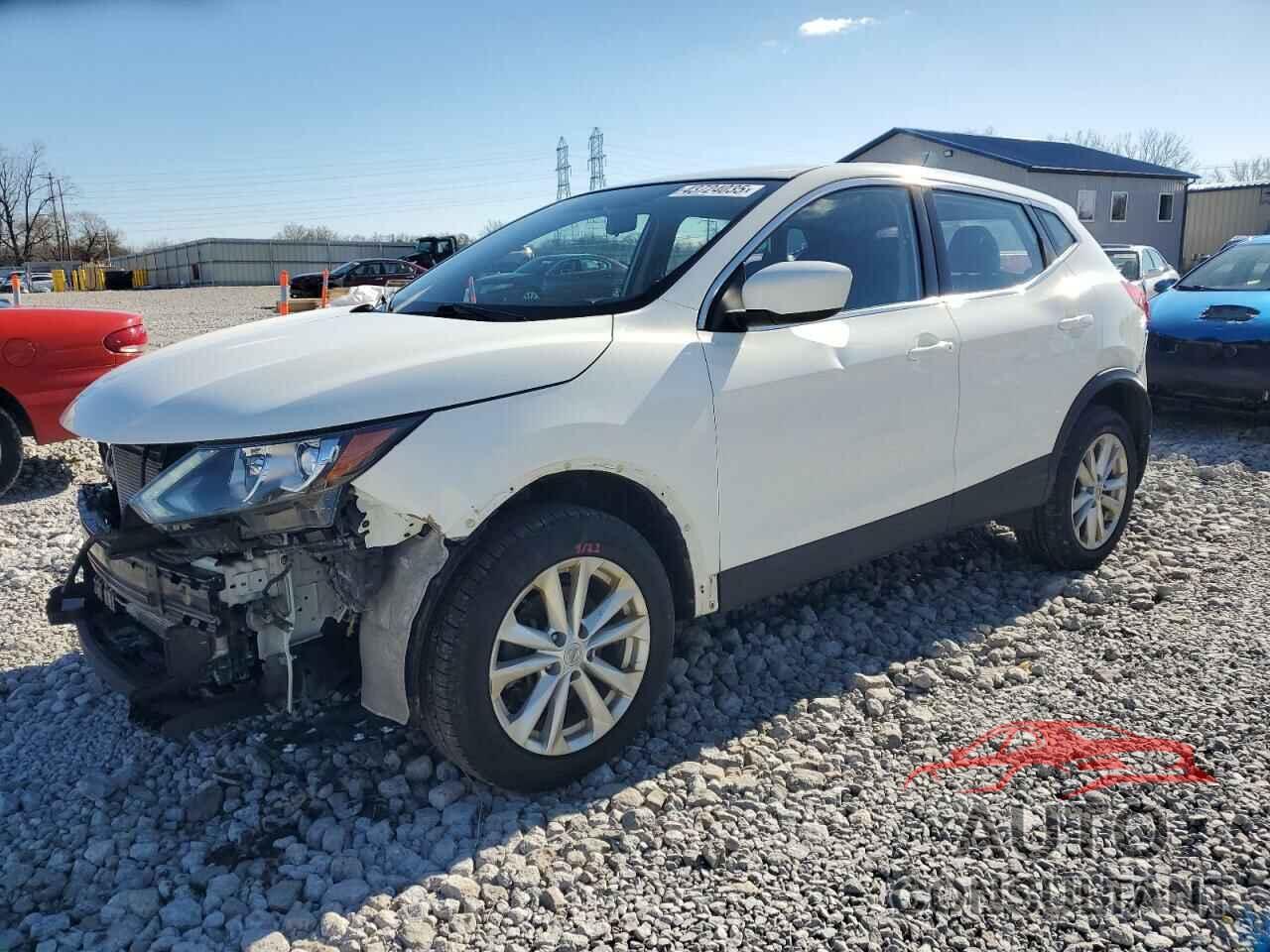 NISSAN ROGUE 2018 - JN1BJ1CR8JW208523