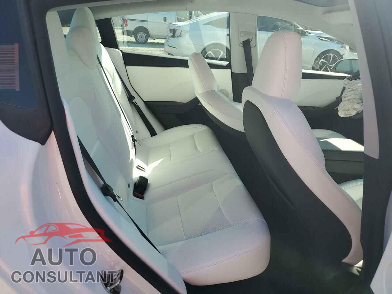 TESLA MODEL 3 2024 - 5YJ3E1EA4RF800921