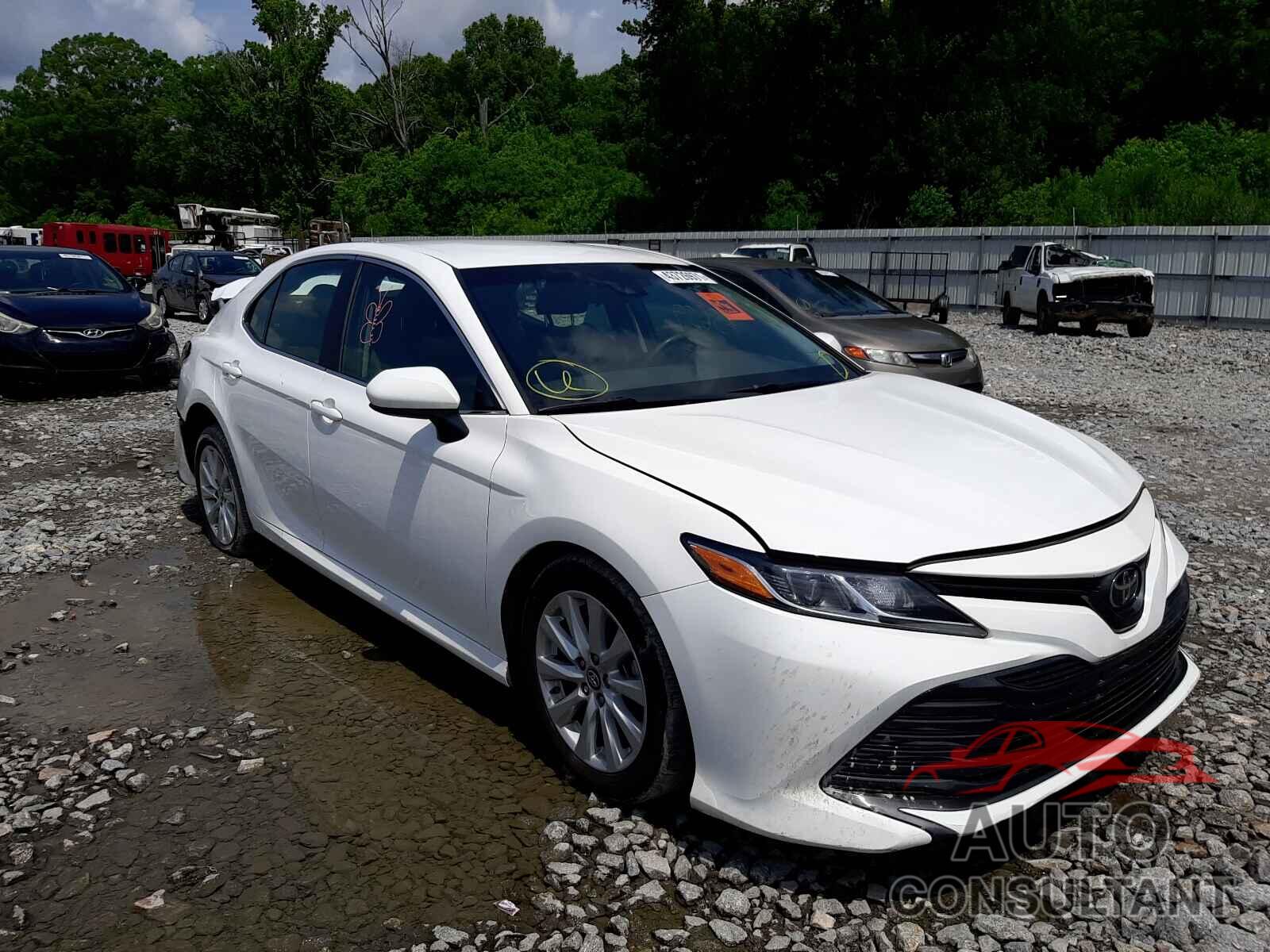 TOYOTA CAMRY 2018 - 4T1B11HKXJU677192
