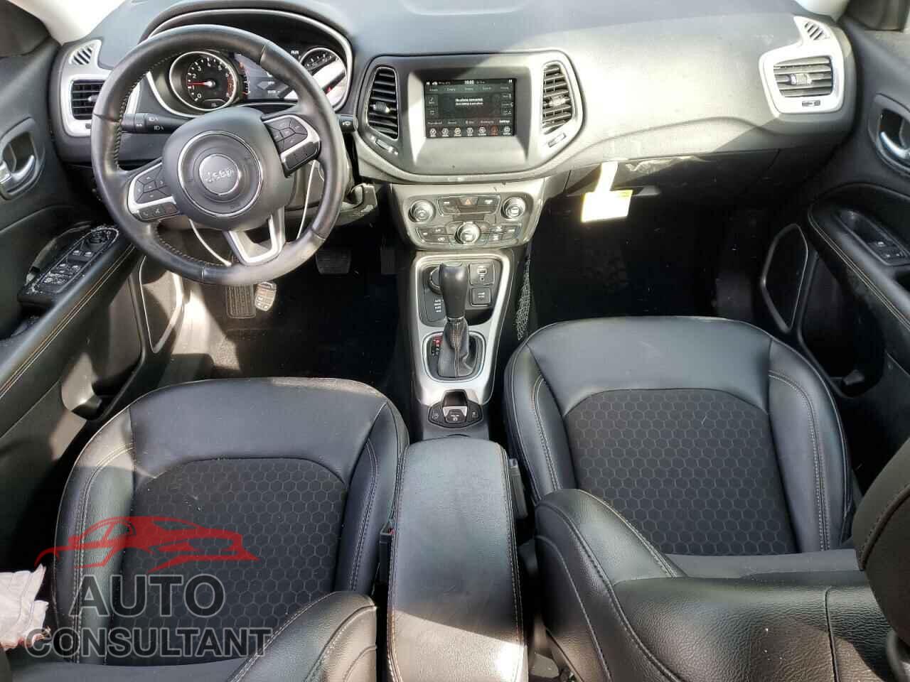 JEEP COMPASS 2020 - 3C4NJDBB0LT117500