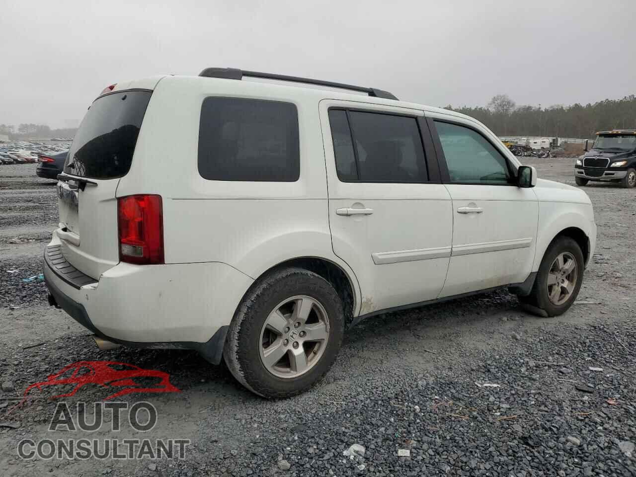 HONDA PILOT 2011 - 5FNYF3H52BB029085