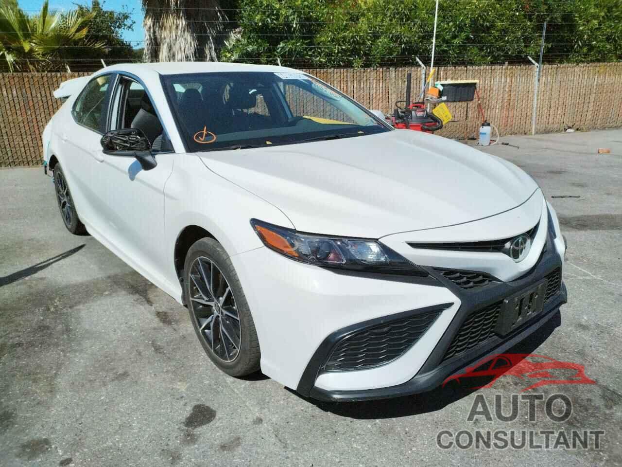 TOYOTA CAMRY 2021 - 4T1G11AK9MU443646