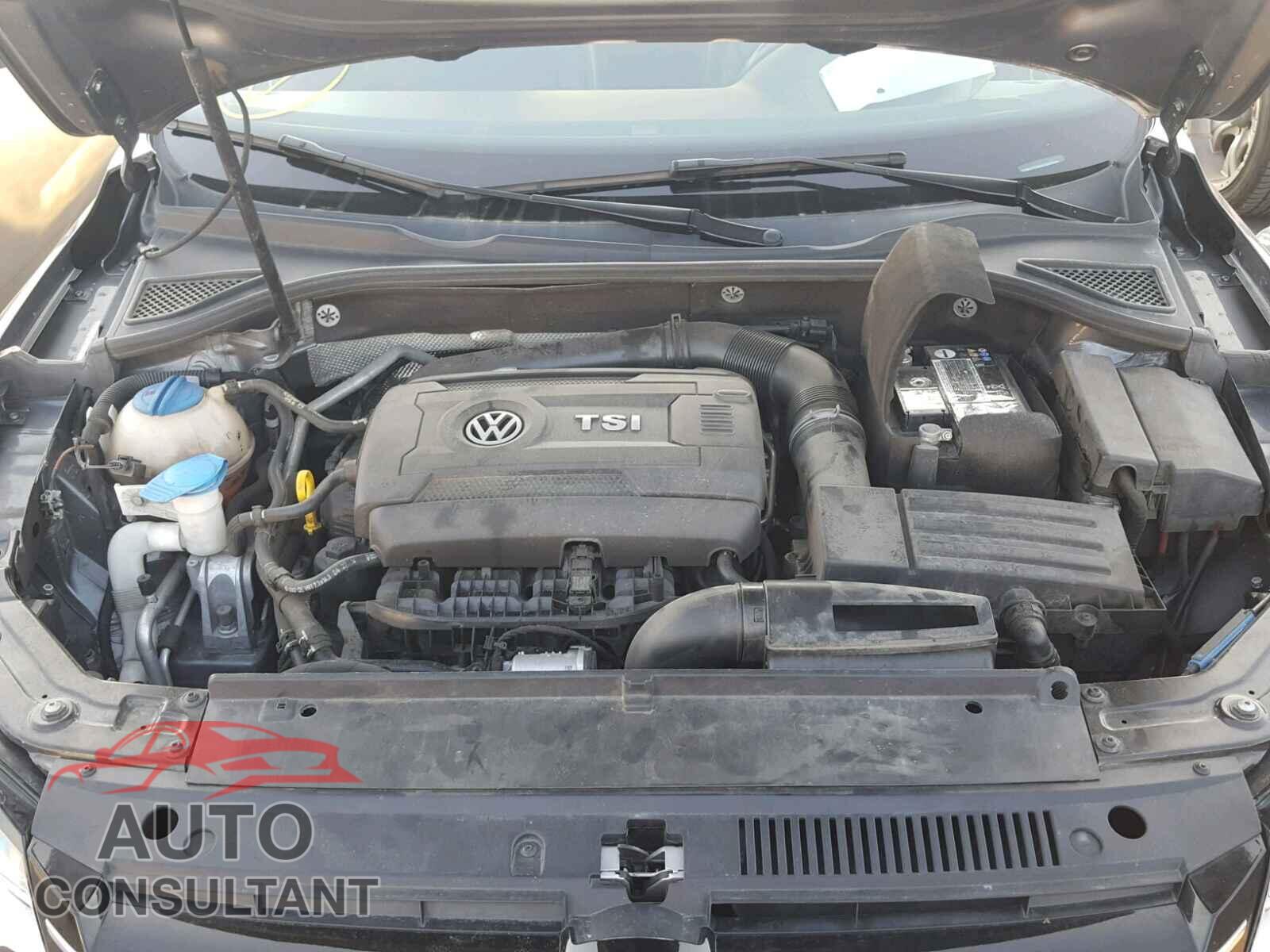 VOLKSWAGEN PASSAT 2015 - 1VWAT7A34FC037005