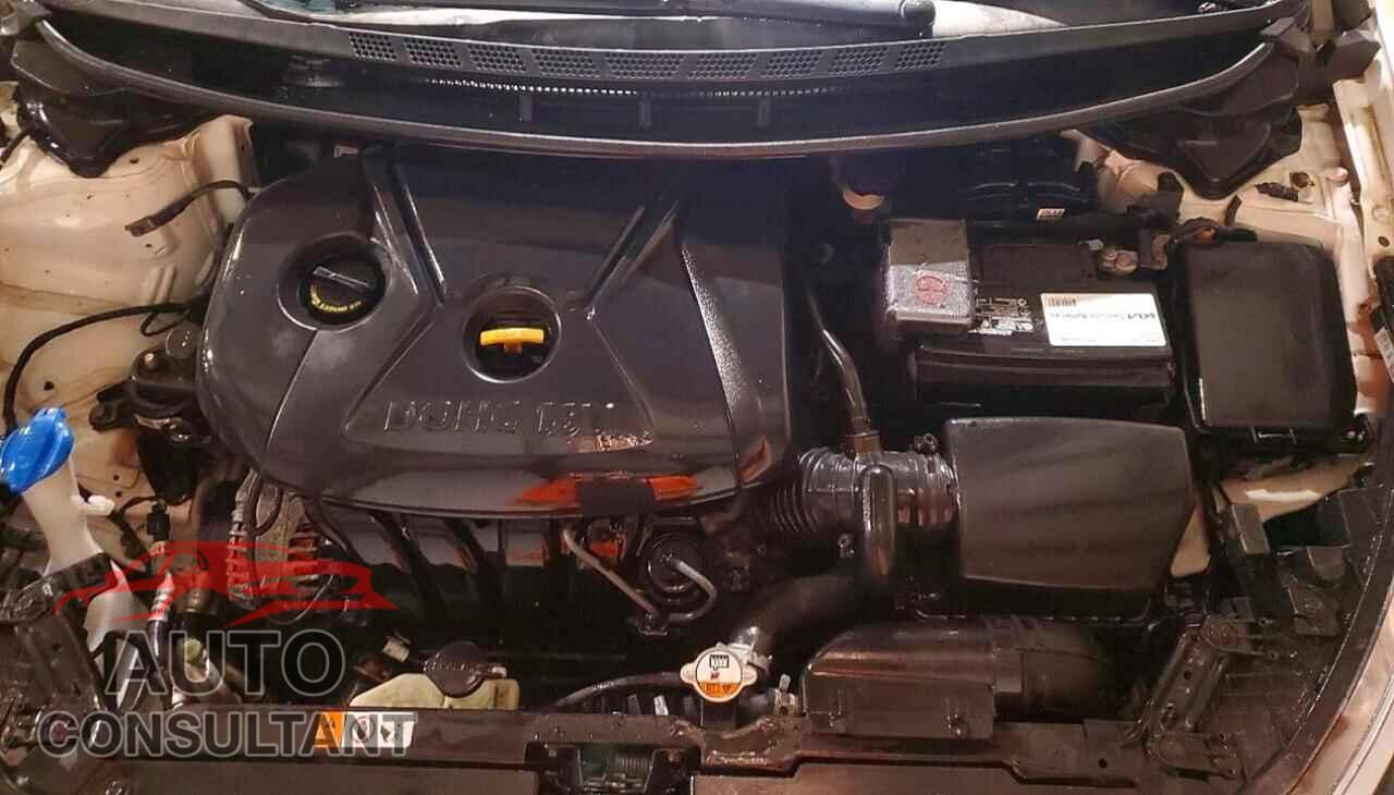 KIA FORTE 2016 - KNAFK4A60G5617536