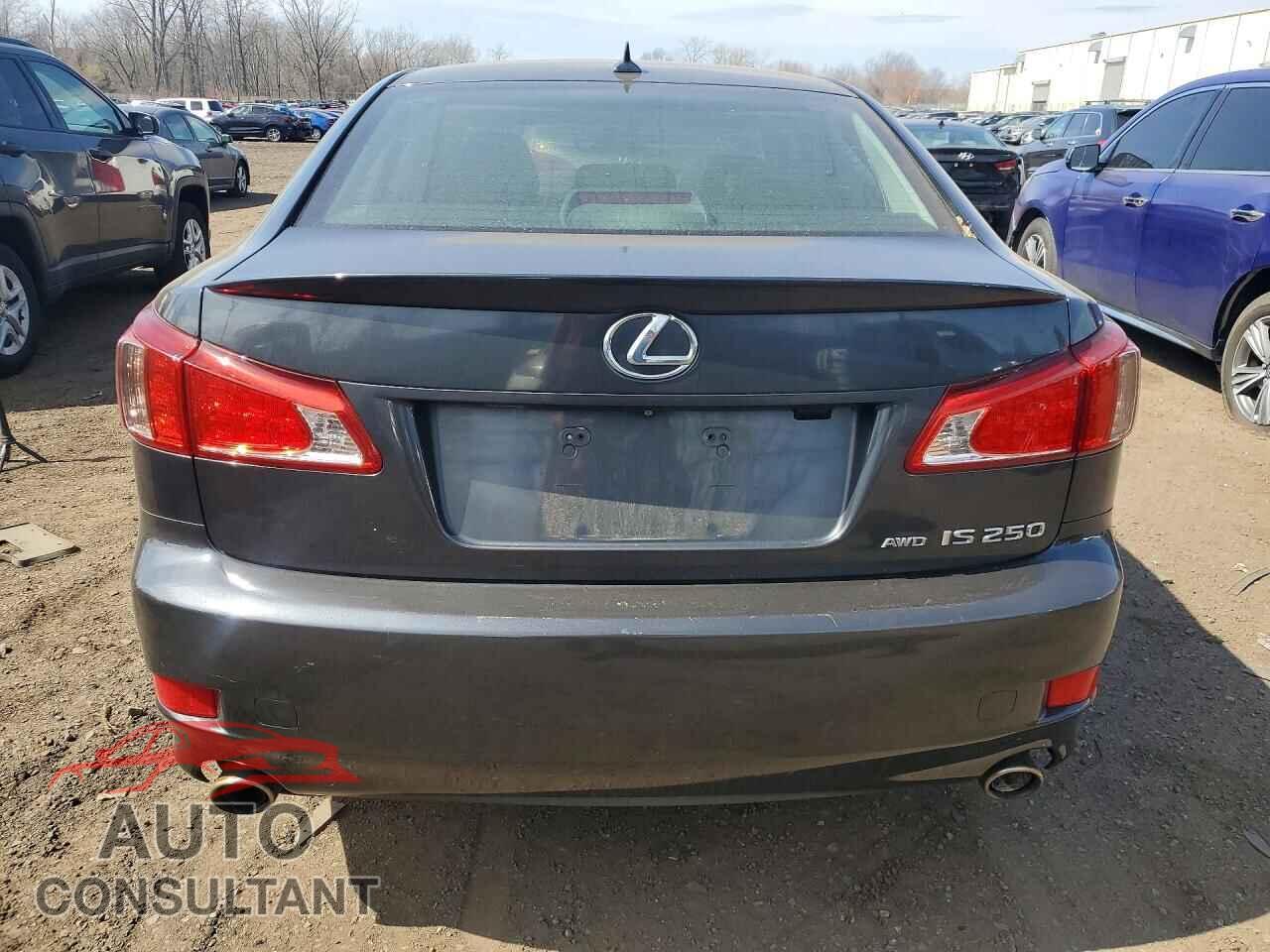 LEXUS IS 2011 - JTHCF5C28B5047352