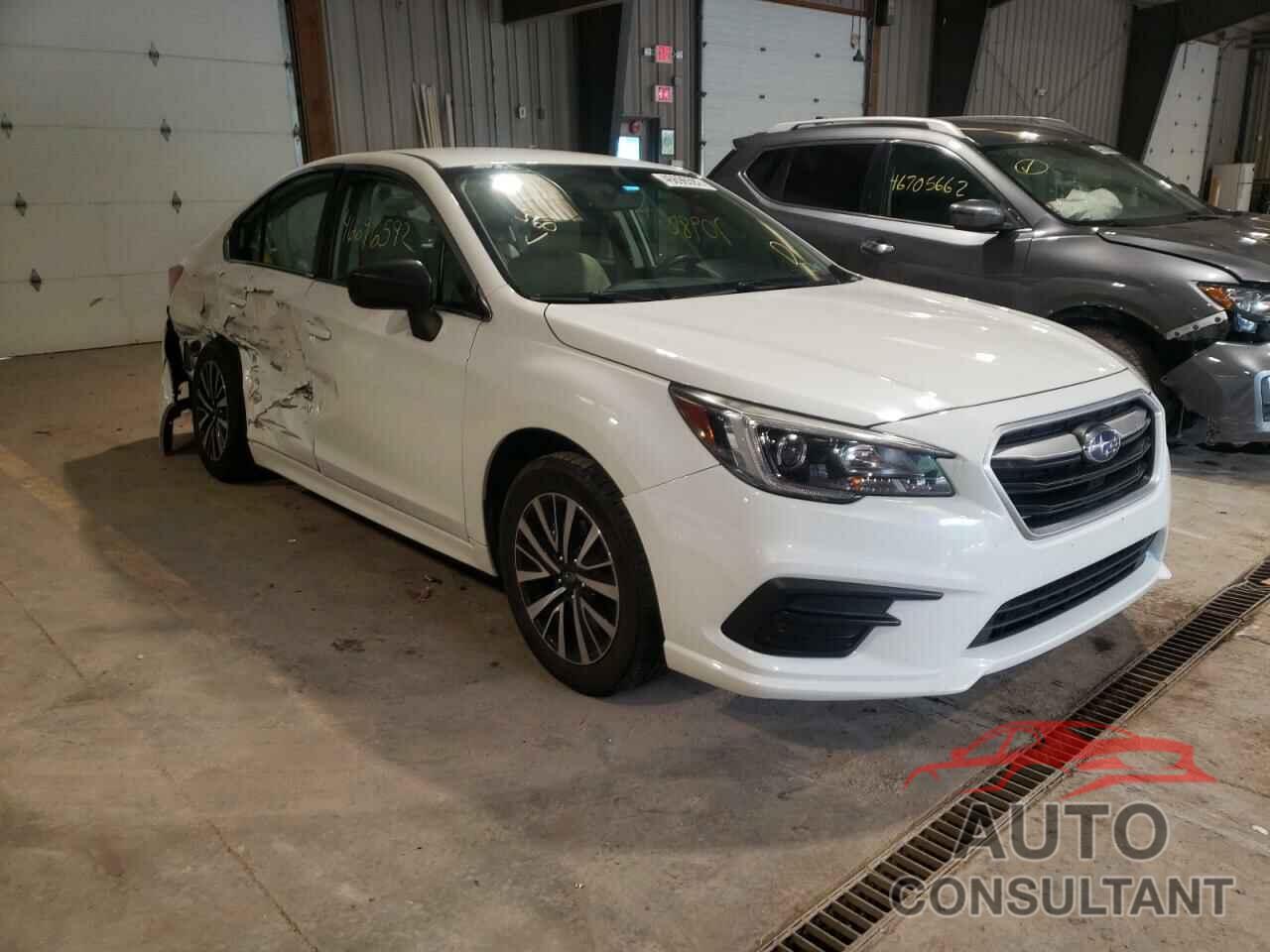 SUBARU LEGACY 2018 - 4S3BNAB69J3023102