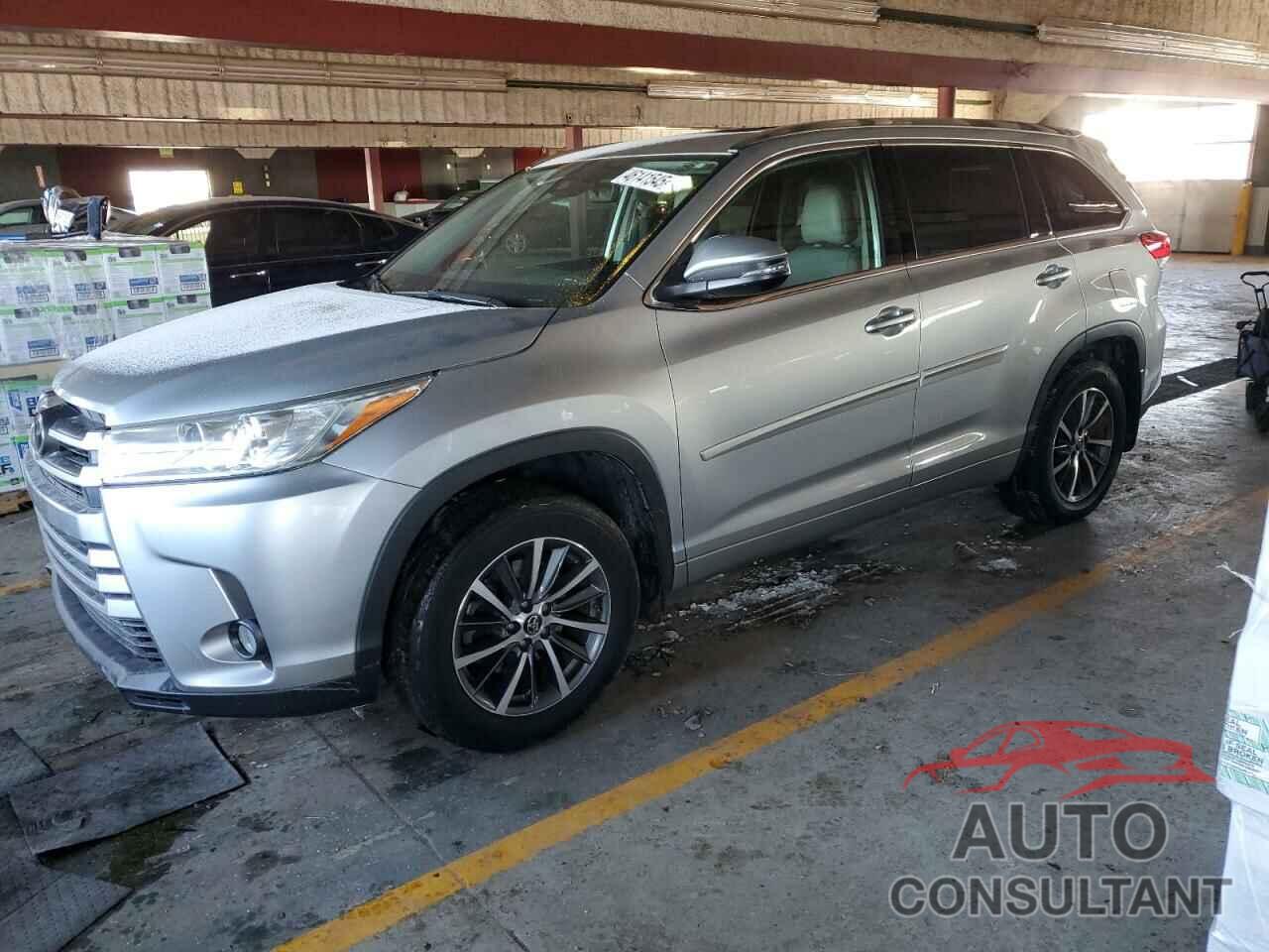TOYOTA HIGHLANDER 2018 - 5TDJZRFHXJS557458