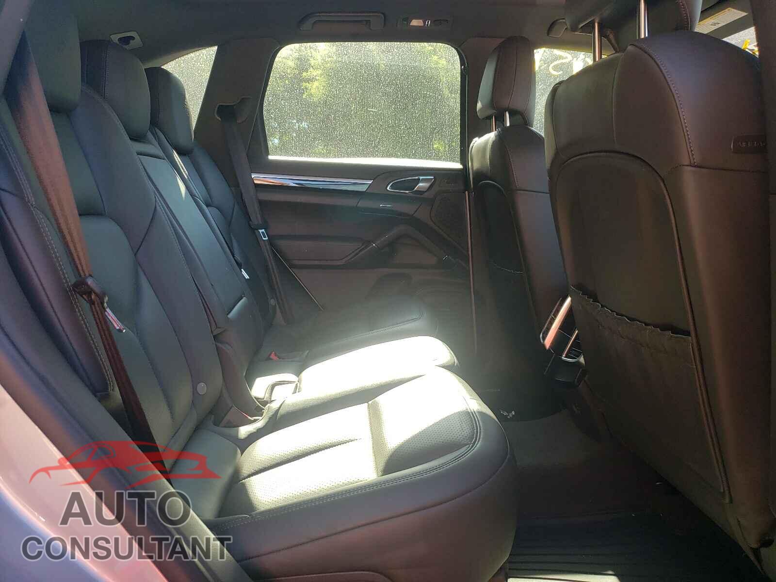 PORSCHE CAYENNE 2017 - WP1AA2A27HKA84099