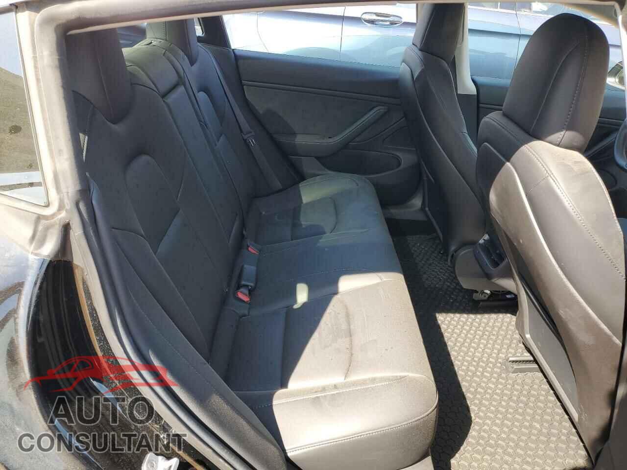 TESLA MODEL 3 2019 - 5YJ3E1EA8KF307121