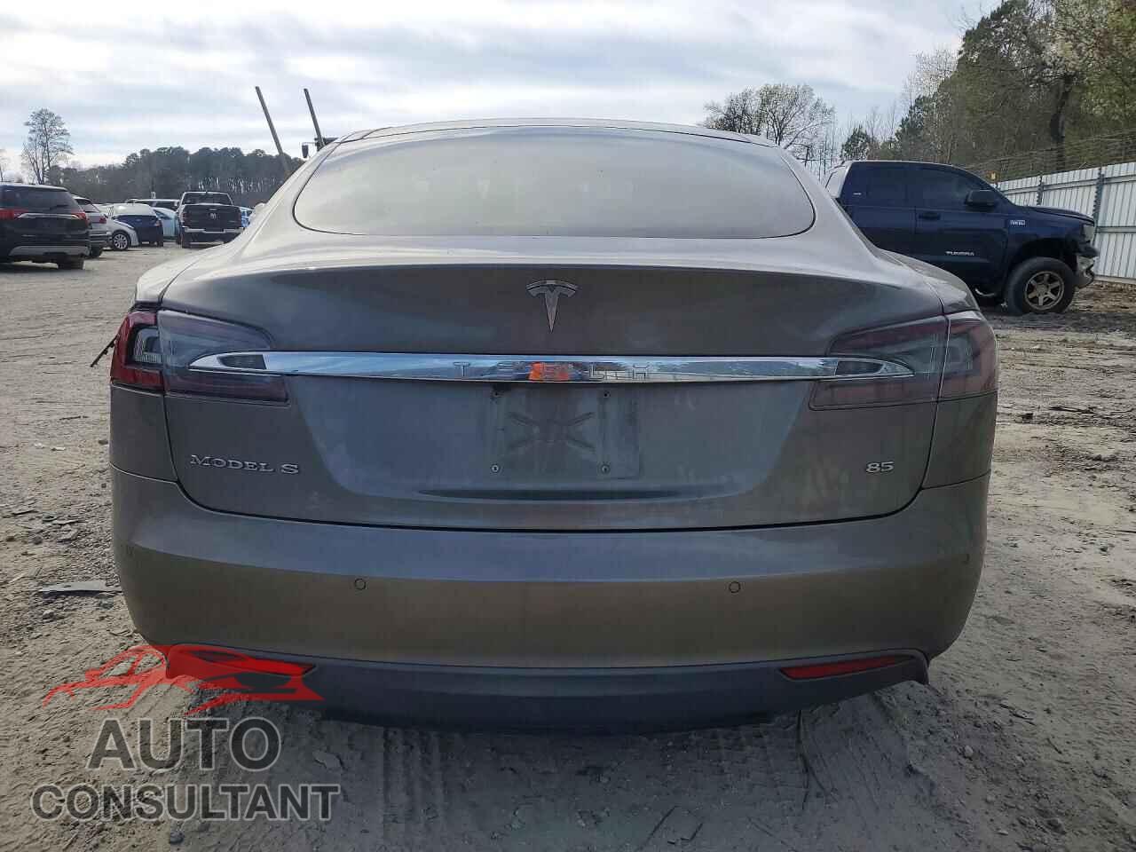 TESLA MODEL S 2015 - 5YJSA1E18FF104131