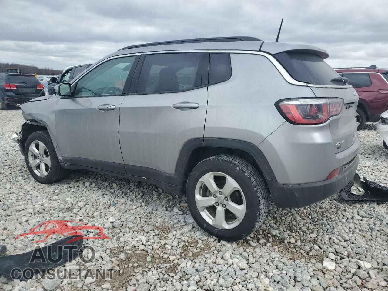 JEEP COMPASS 2018 - 3C4NJDBB4JT201400