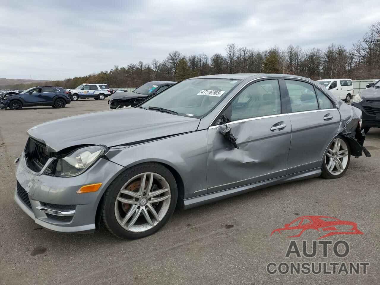 MERCEDES-BENZ C-CLASS 2012 - WDDGF8BB2CR236505