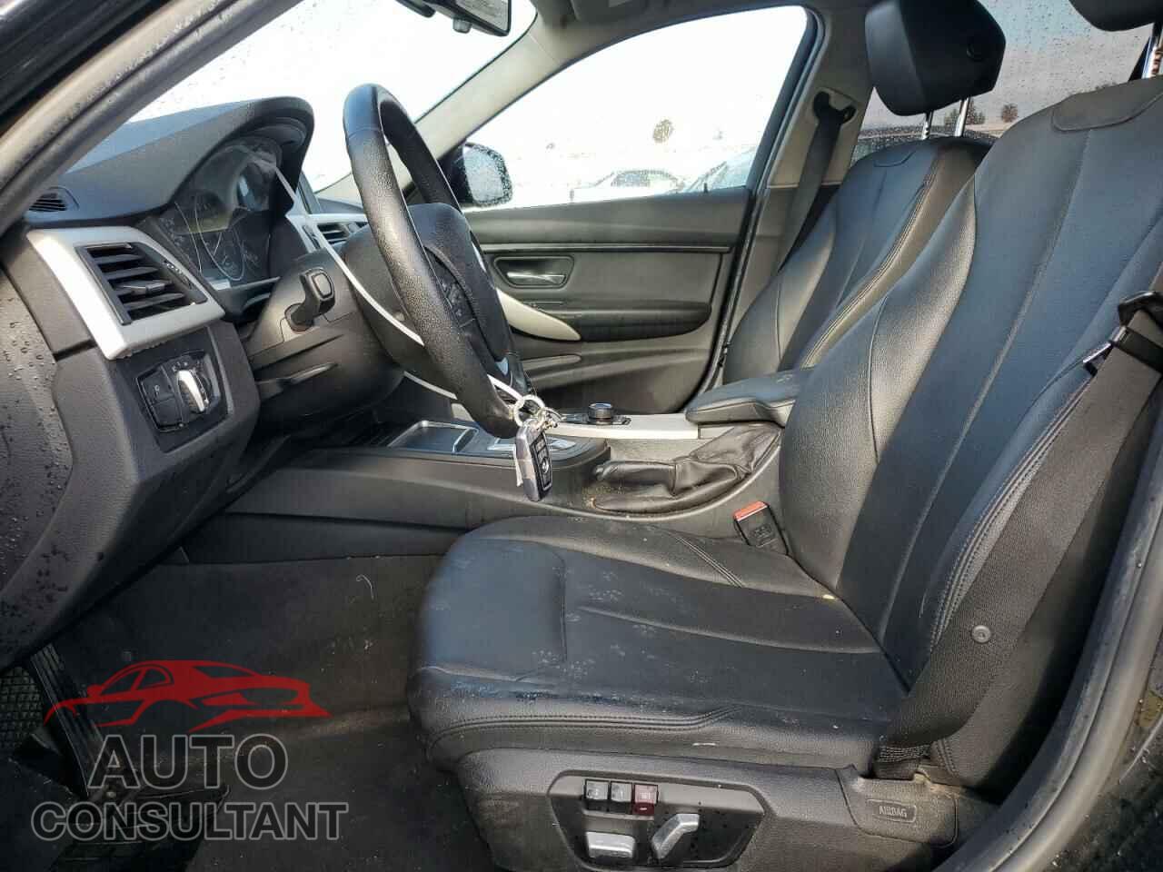BMW 3 SERIES 2016 - WBA8E1G56GNT34636