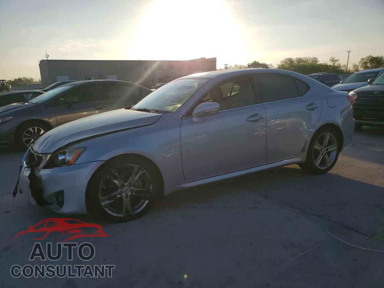 LEXUS IS 2012 - JTHBF5C23C2102420