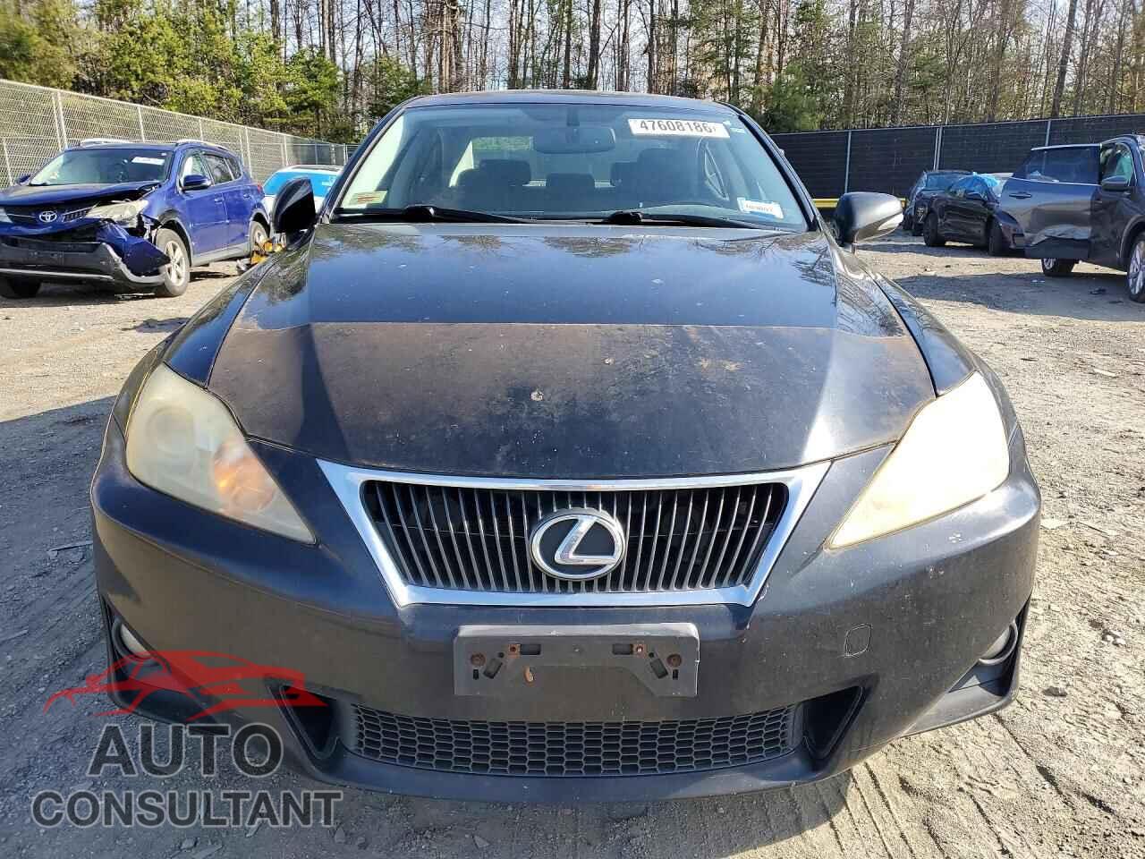 LEXUS IS 2011 - JTHCF5C25B5050418