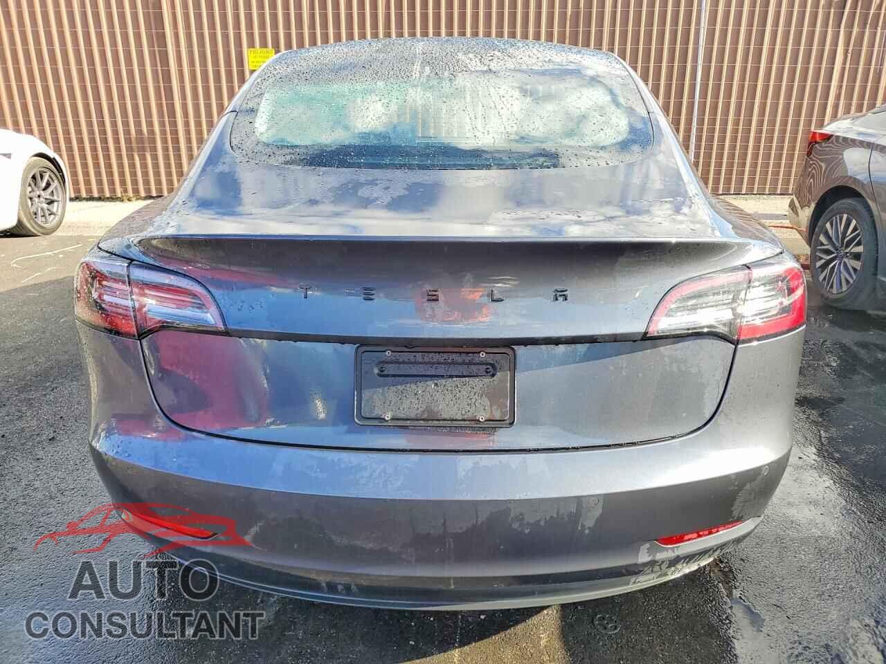 TESLA MODEL 3 2021 - 5YJ3E1EA0MF930199