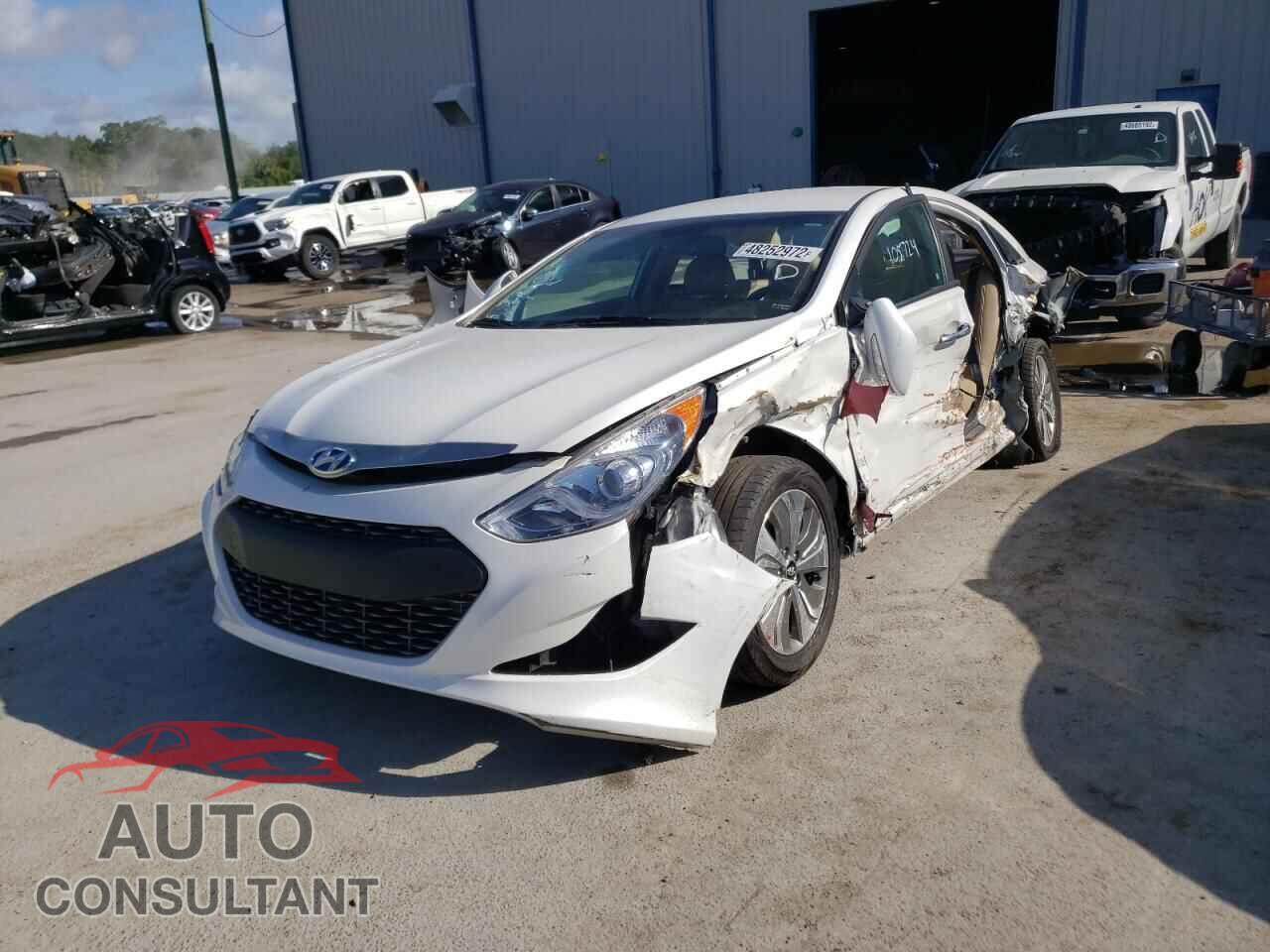 HYUNDAI SONATA 2013 - KMHEC4A43DA090407