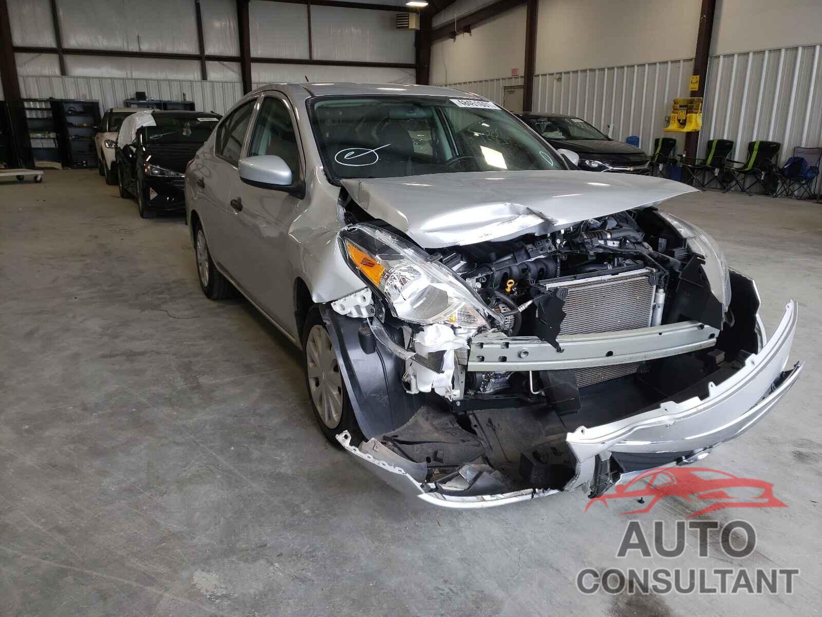 NISSAN VERSA 2019 - 3N1CN7APXKL825930