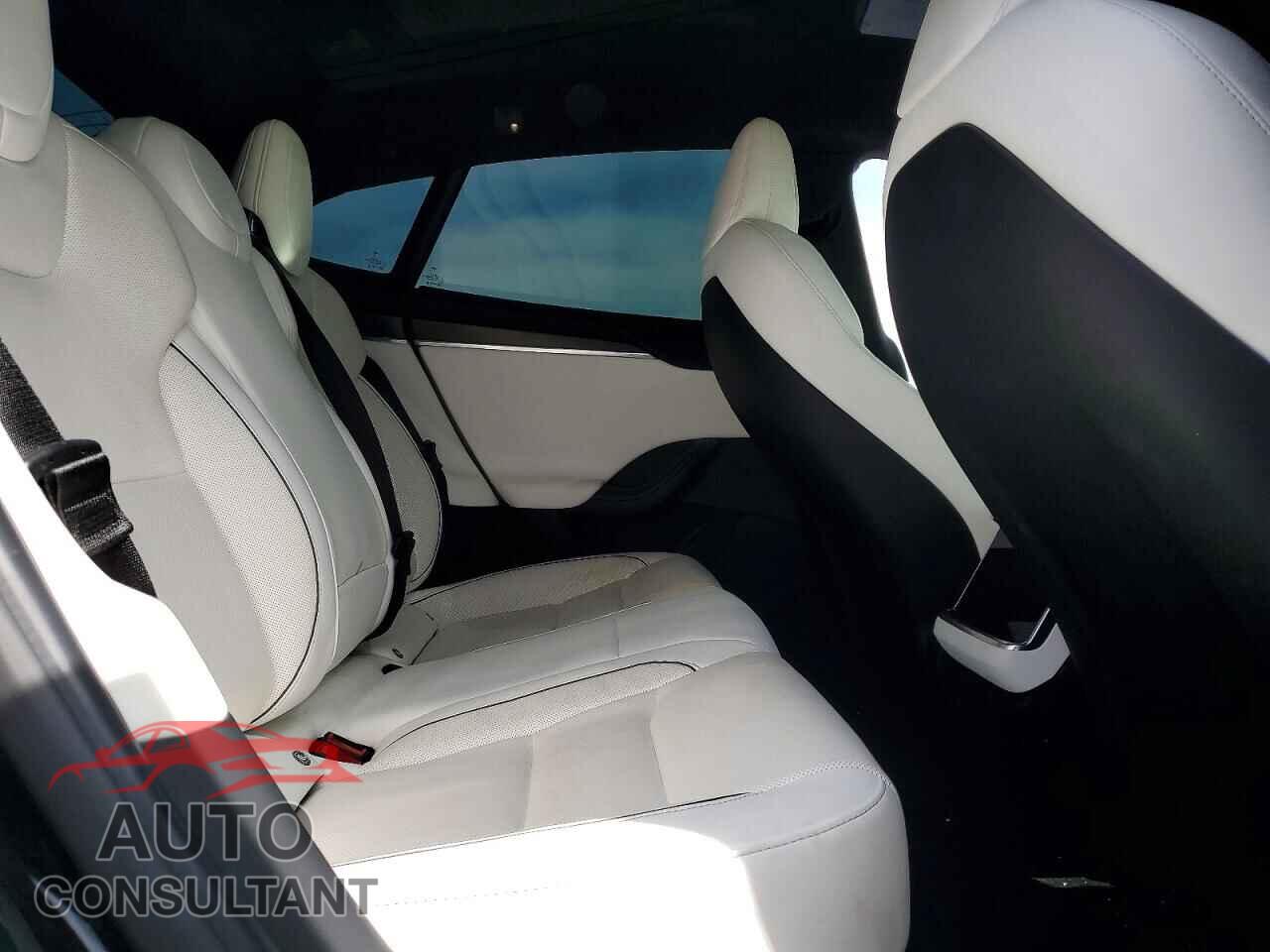 TESLA MODEL S 2021 - 5YJSA1E67MF451829