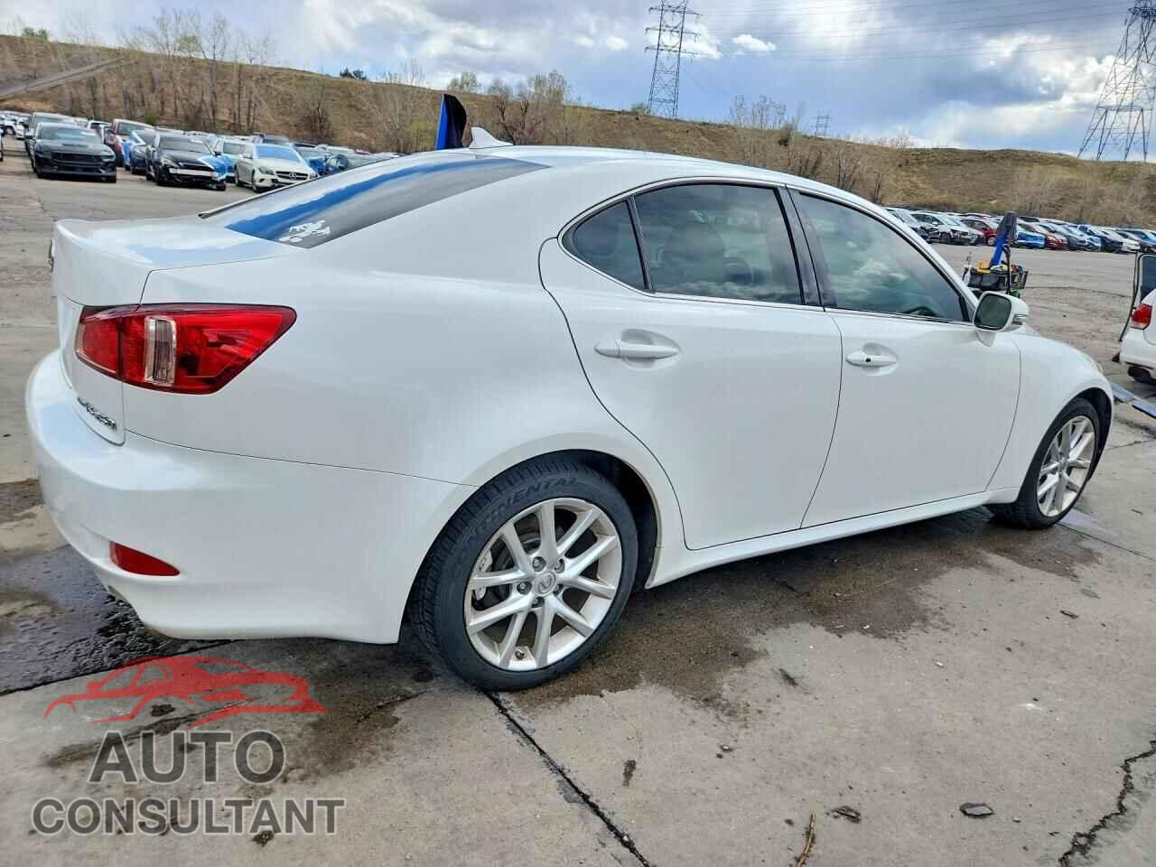 LEXUS IS 2012 - JTHCF5C24C5058107