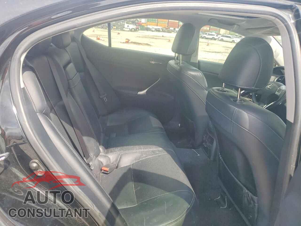 LEXUS IS 2011 - JTHCF5C23B5049929