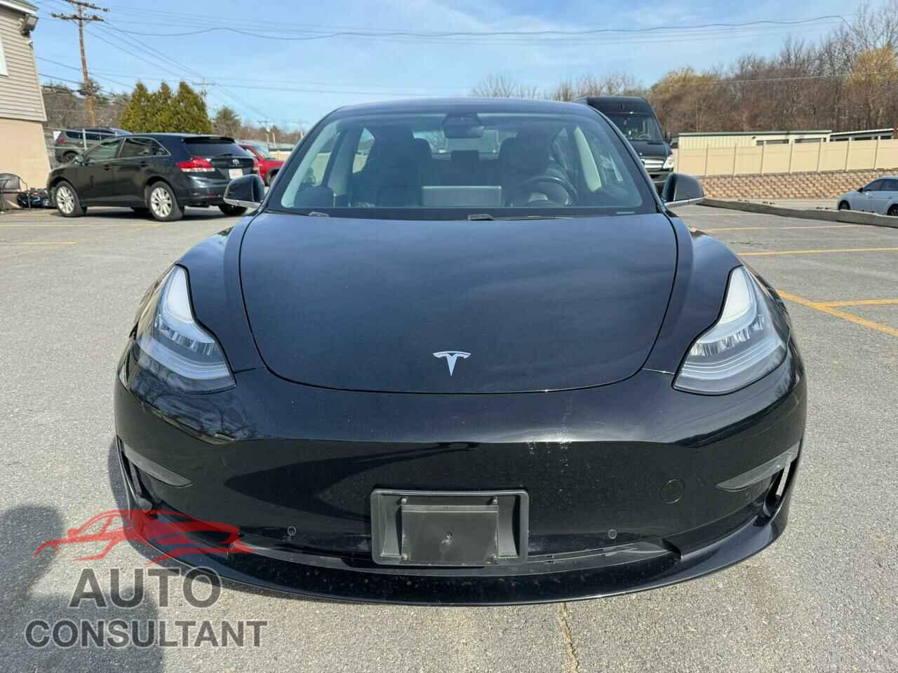 TESLA MODEL 3 2019 - 5YJ3E1EA2KF305199