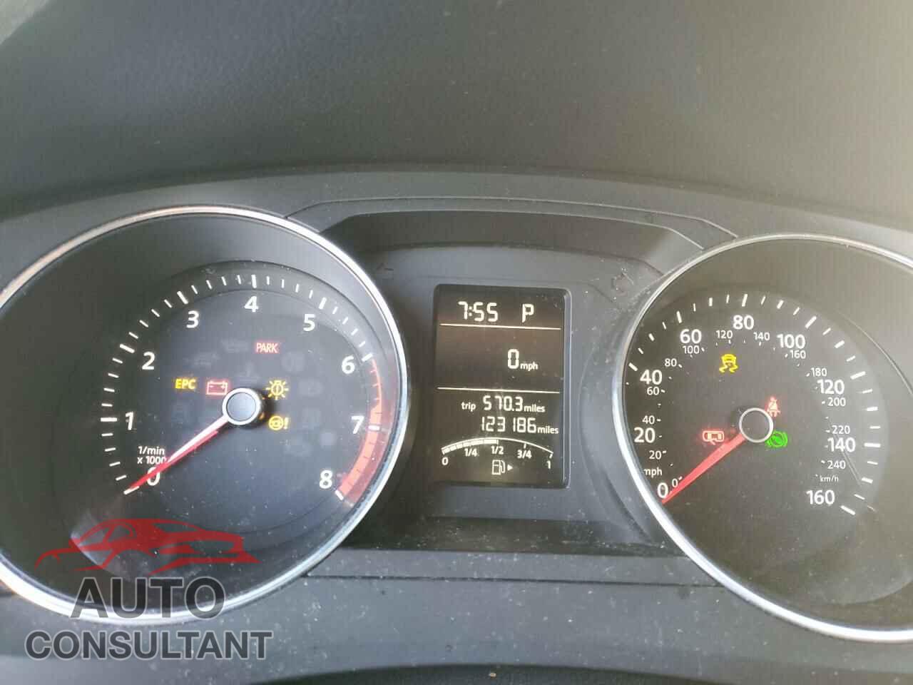 VOLKSWAGEN JETTA 2017 - 3VW2B7AJ4HM242539