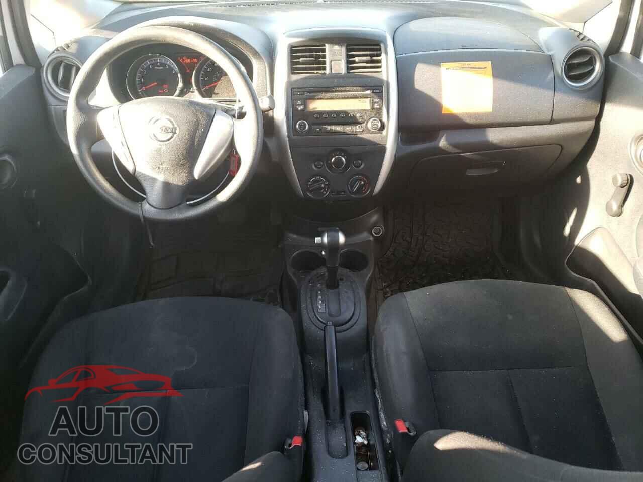 NISSAN VERSA 2017 - 3N1CE2CP5HL368033