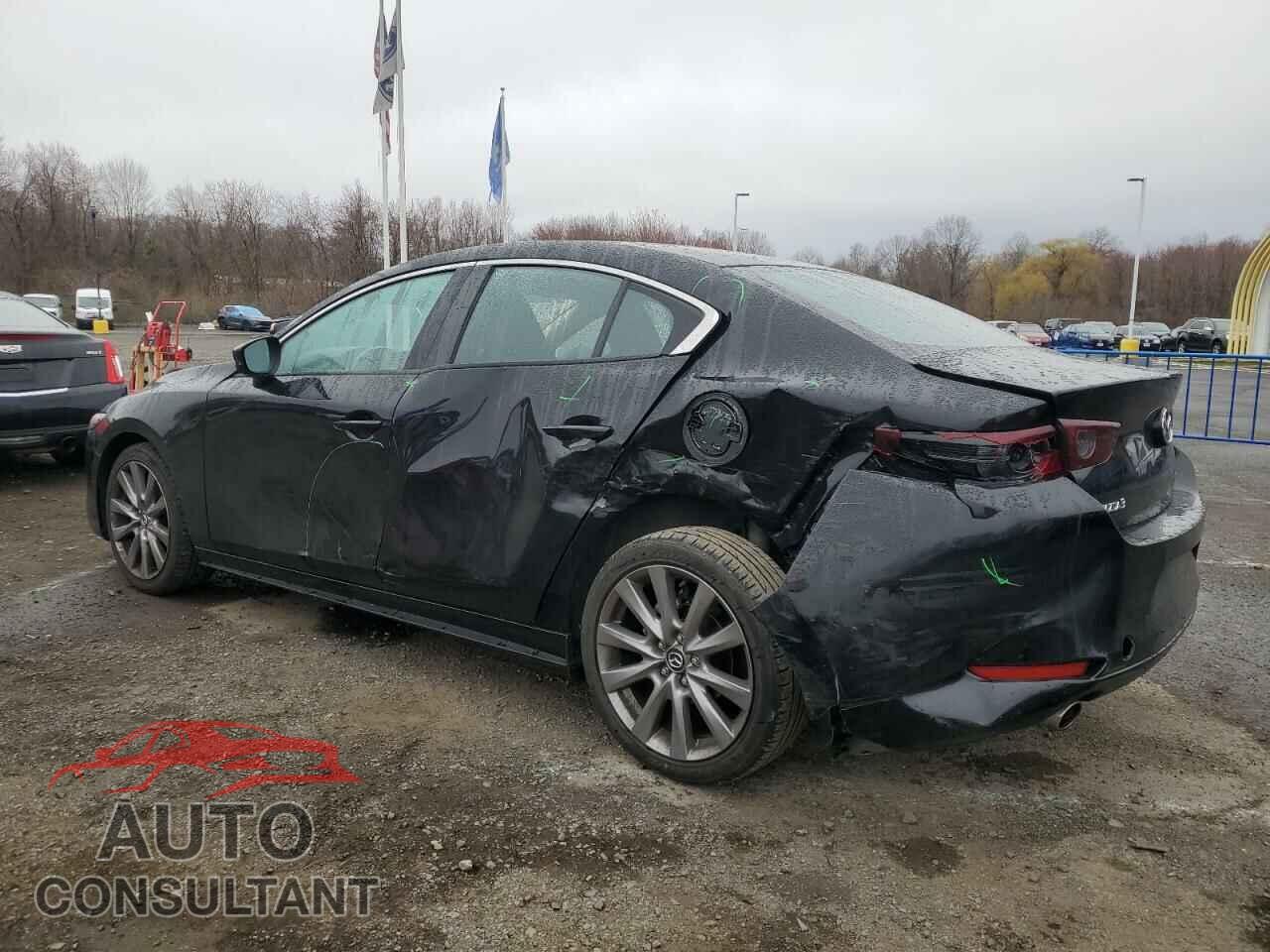 MAZDA 3 2021 - JM1BPABL0M1323322