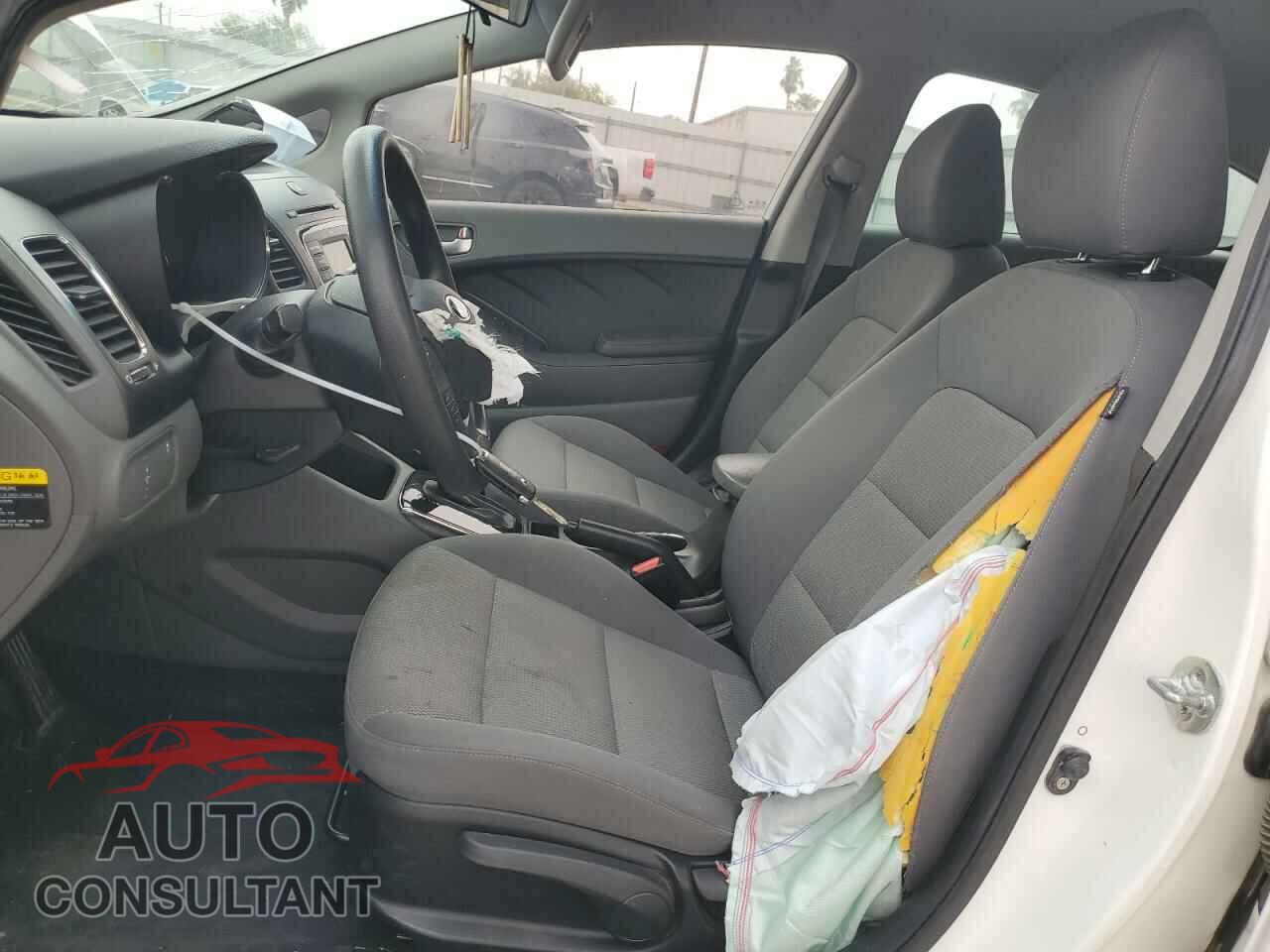 KIA FORTE 2017 - 3KPFK4A74HE026580