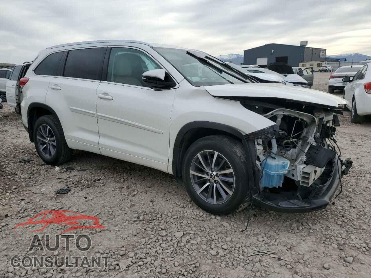 TOYOTA HIGHLANDER 2017 - 5TDJZRFH1HS517828