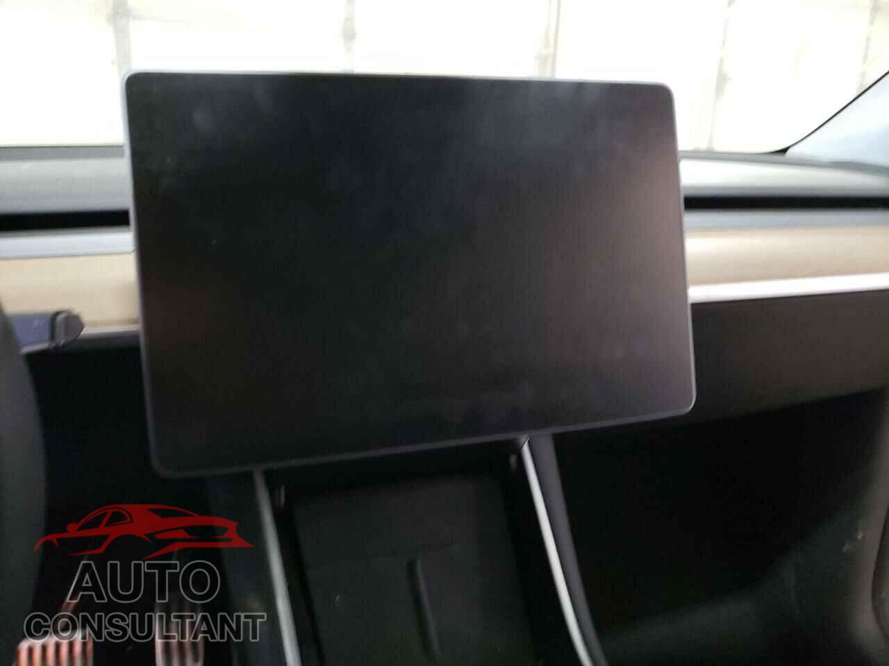 TESLA MODEL Y 2021 - 5YJYGDEE2MF074666