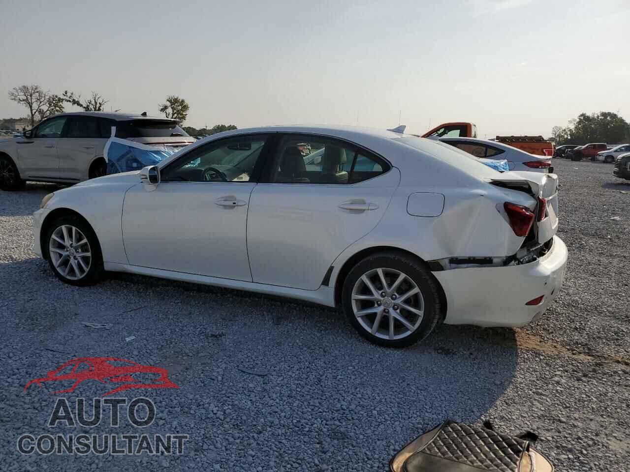 LEXUS IS 2013 - JTHCF5C29D5063028