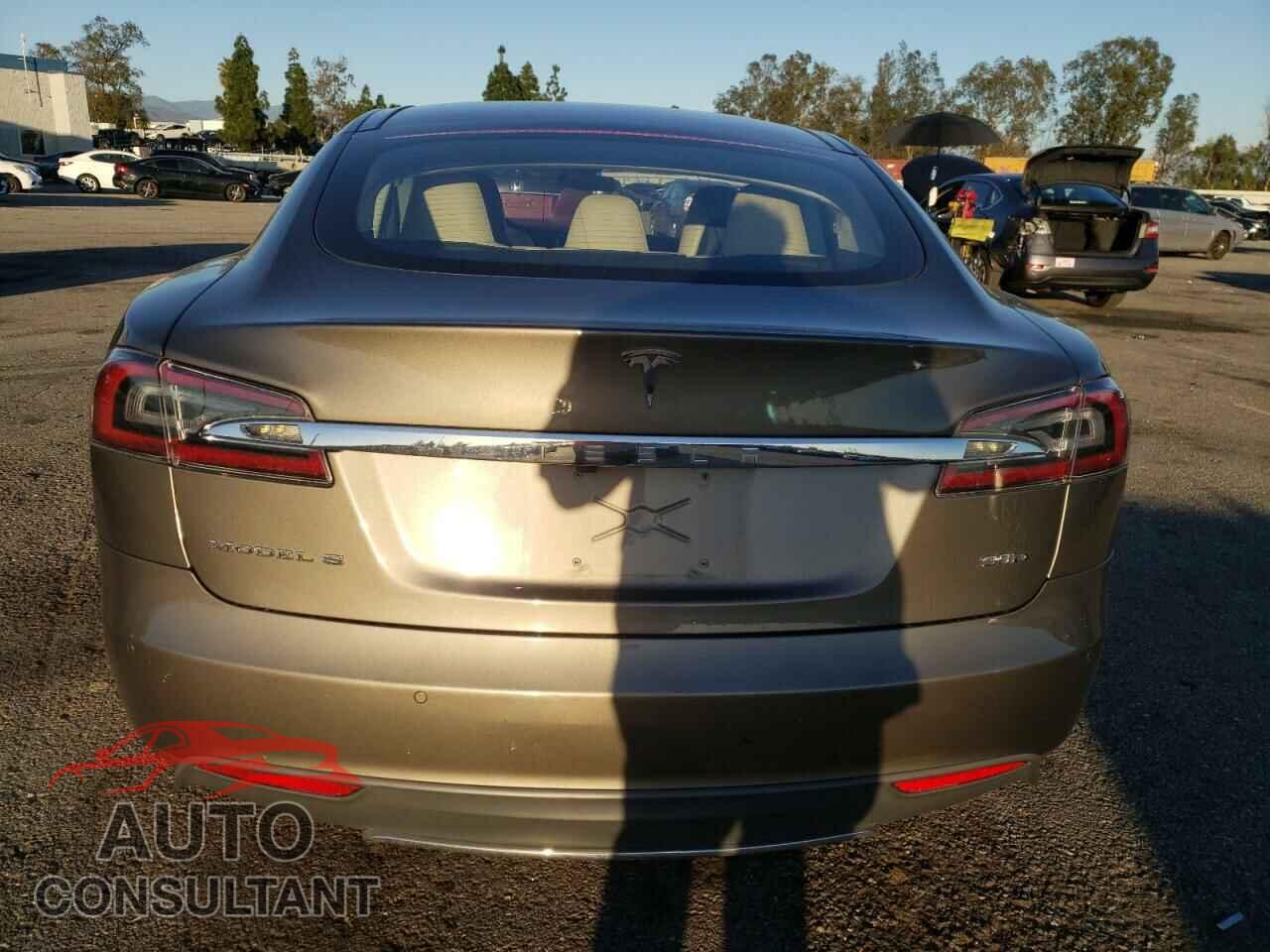 TESLA MODEL S 2016 - 5YJSA1E25GF129384