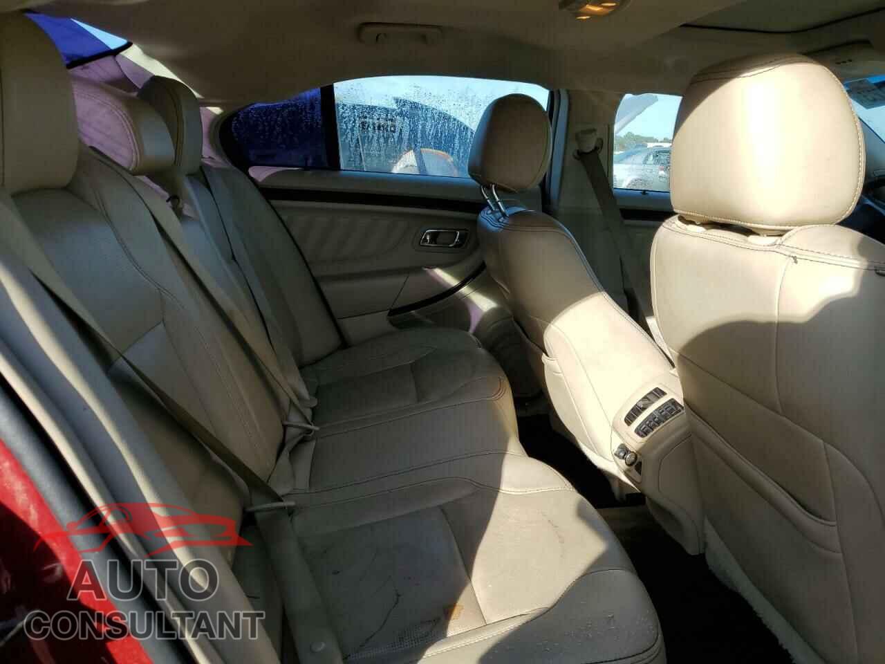 FORD TAURUS 2018 - 1FAHP2F83JG126276