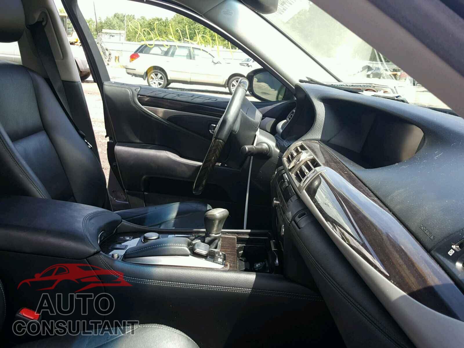 LEXUS LS460 2015 - JTHCL5EF5F5023587