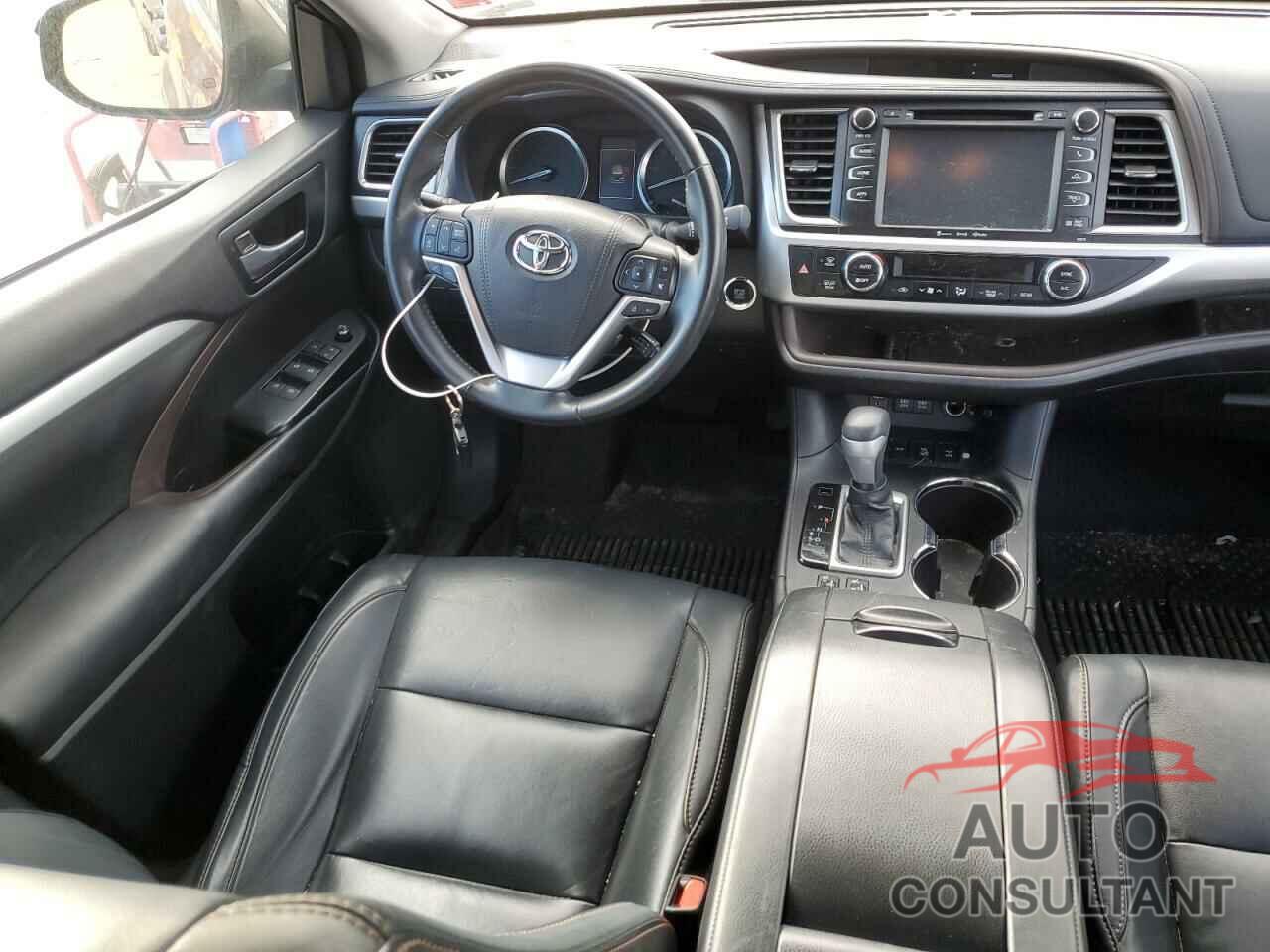 TOYOTA HIGHLANDER 2018 - 5TDJZRFH8JS495493