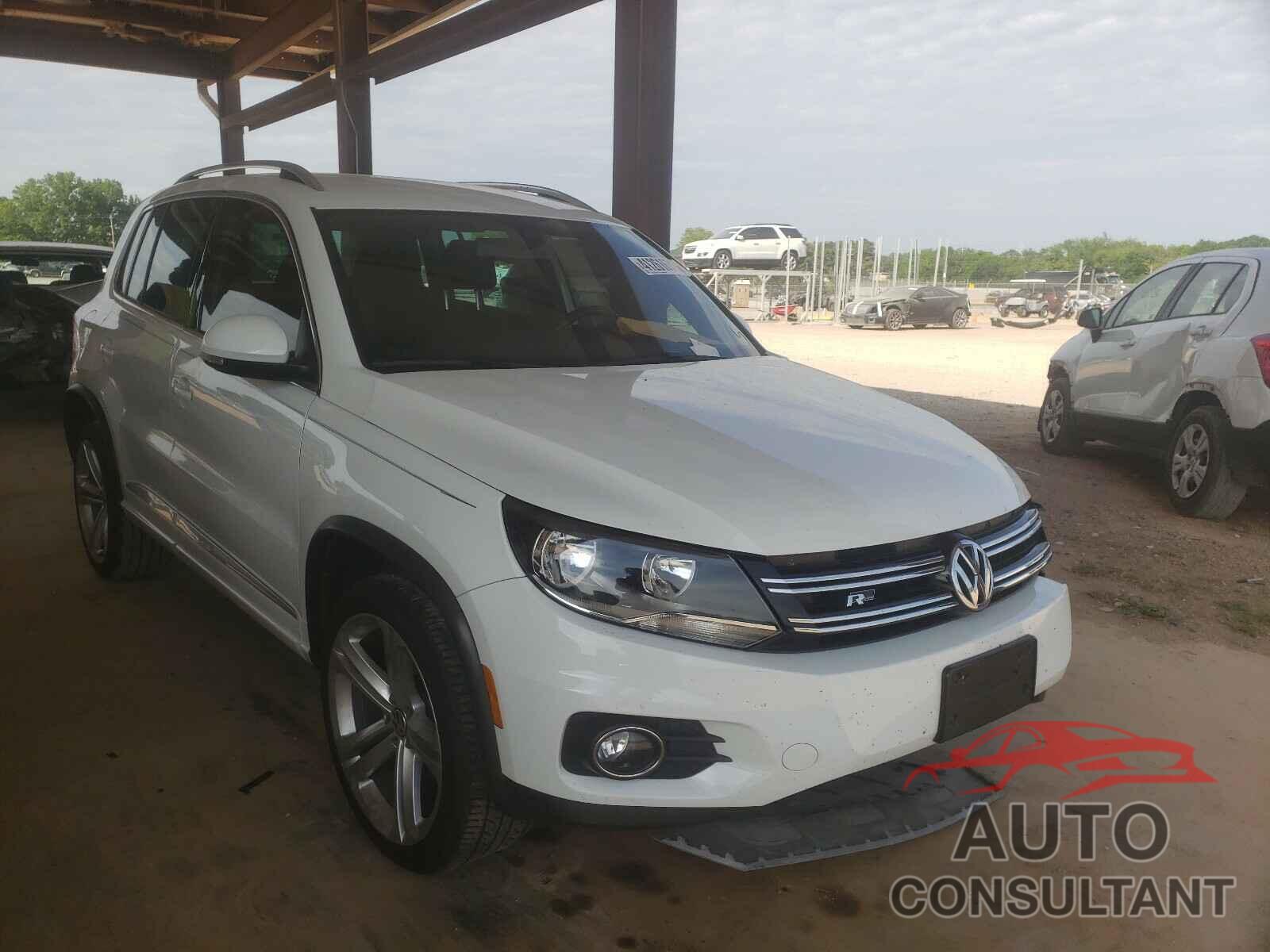 VOLKSWAGEN TIGUAN 2016 - WVGAV7AX5GW081803