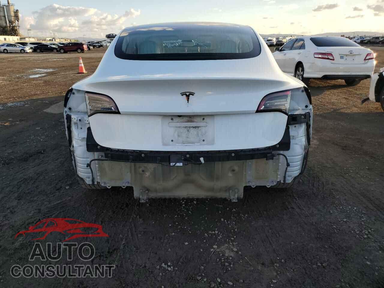 TESLA MODEL 3 2018 - 5YJ3E1EB5JF096970