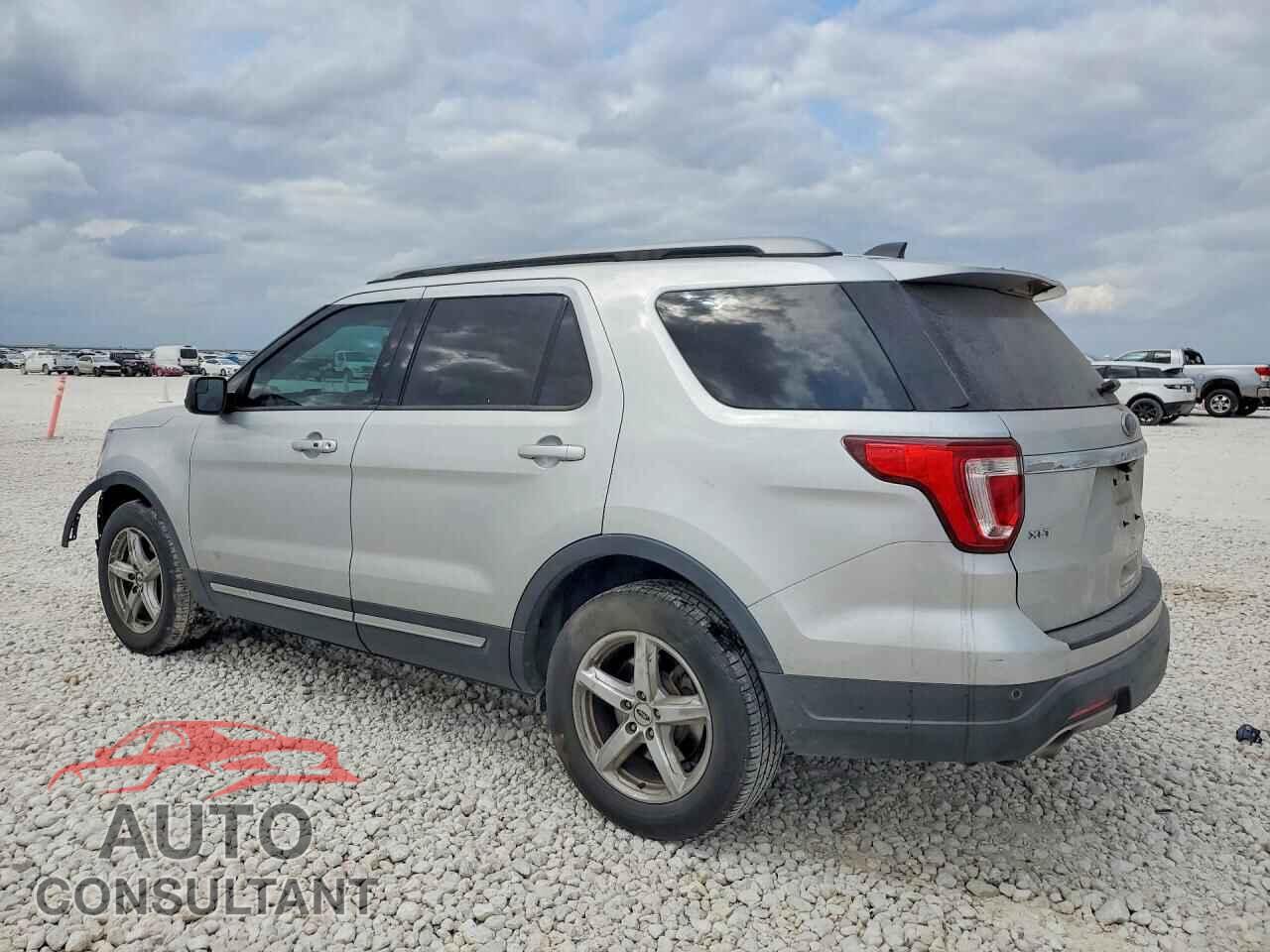 FORD EXPLORER 2018 - 1FM5K7D80JGA79148