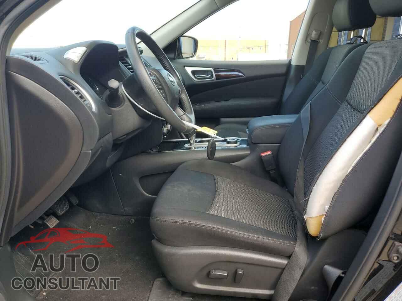 NISSAN PATHFINDER 2017 - 5N1DR2MM7HC654807