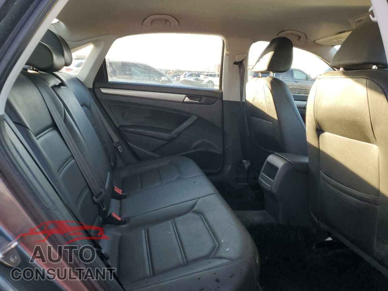 VOLKSWAGEN PASSAT 2015 - 1VWAS7A38FC091426