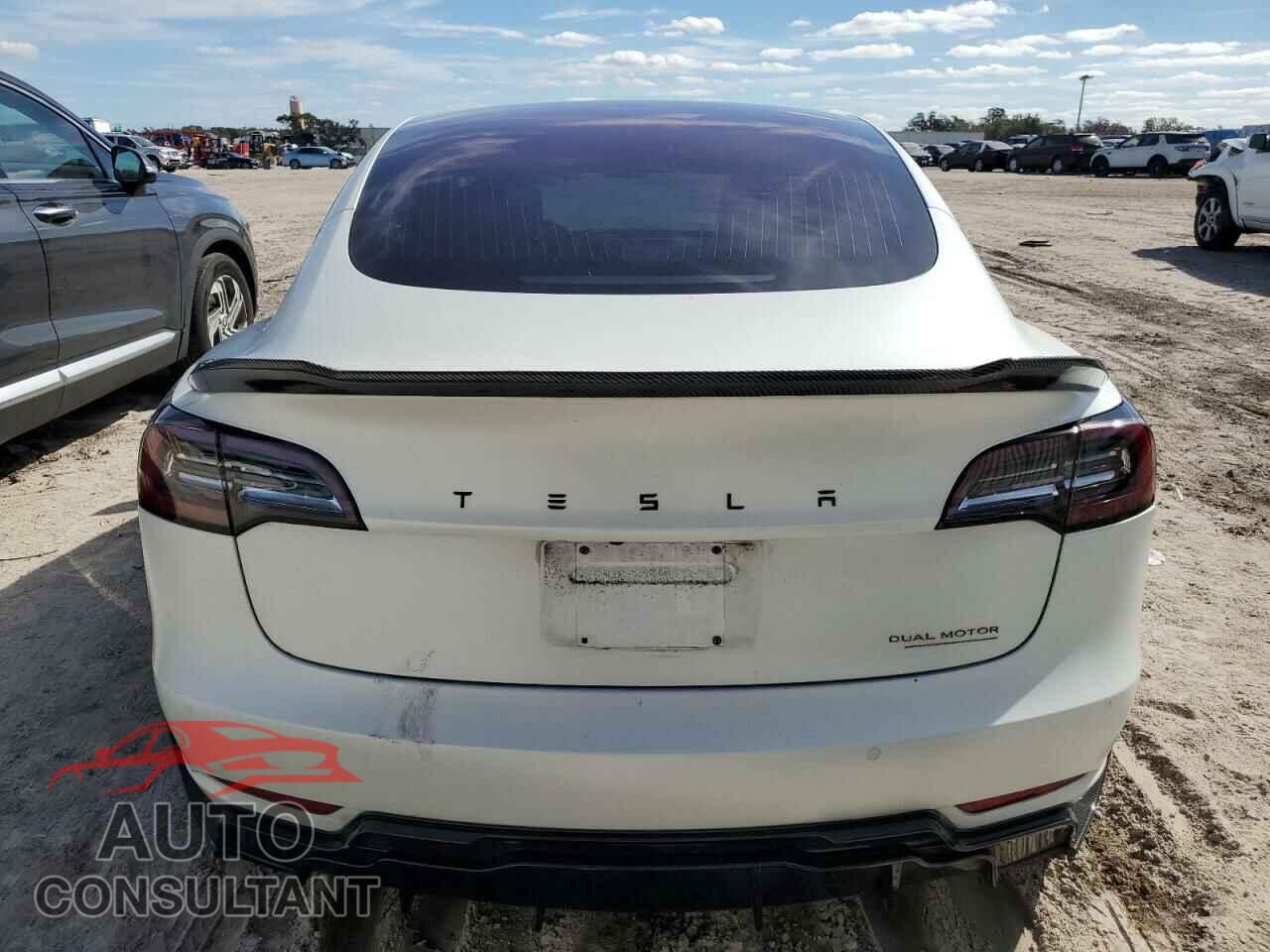 TESLA MODEL 3 2018 - 5YJ3E1EA4JF168734