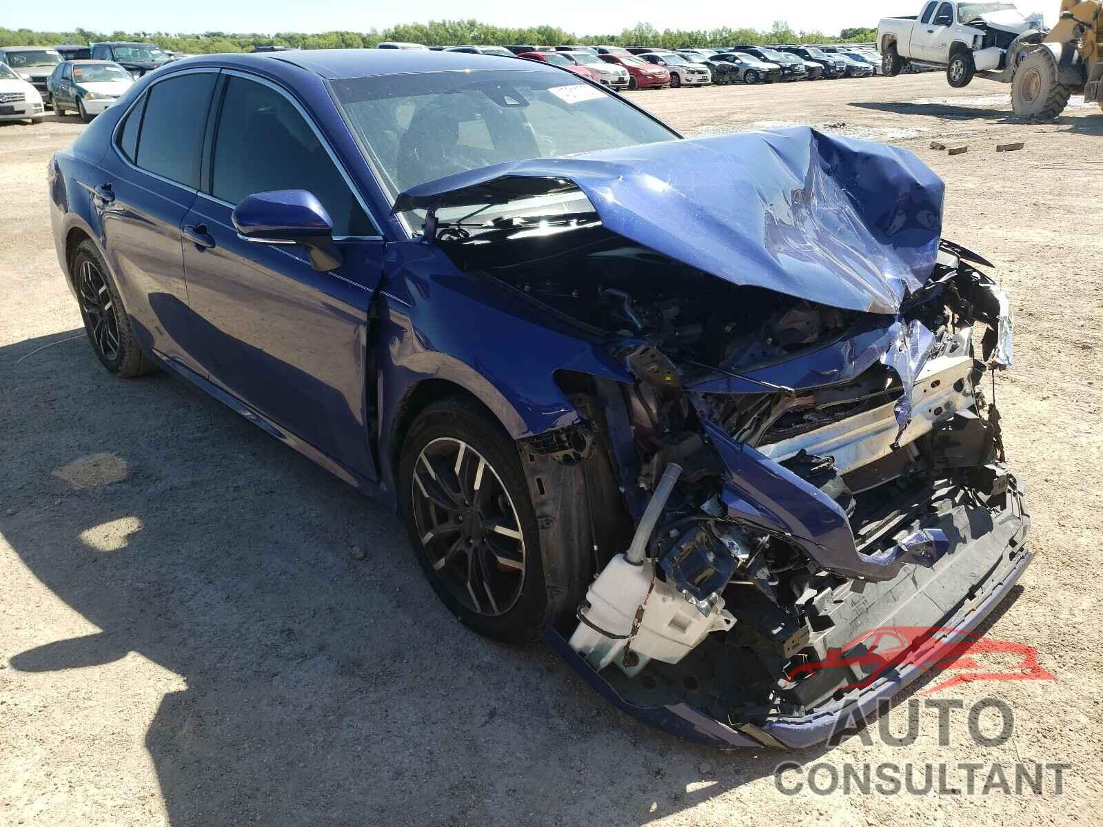 TOYOTA CAMRY 2018 - 4T1B11HK2JU670317