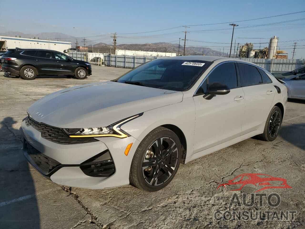 KIA K5 2022 - 5XXG64J28NG124527